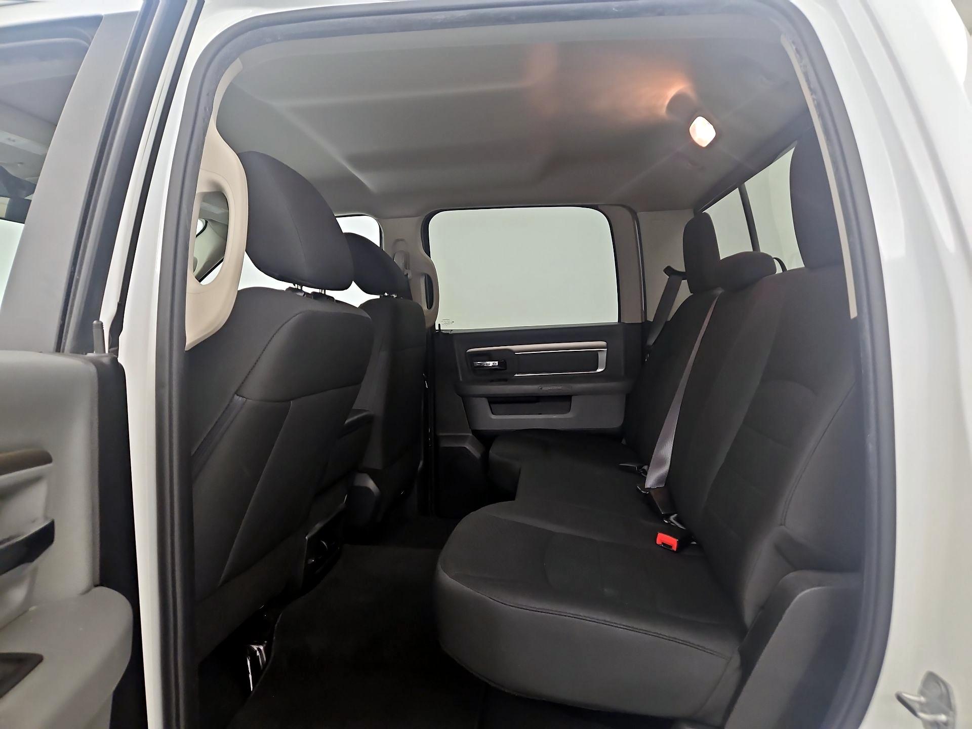 Thumbnail: 2019 RAM 1500 Classic - 17