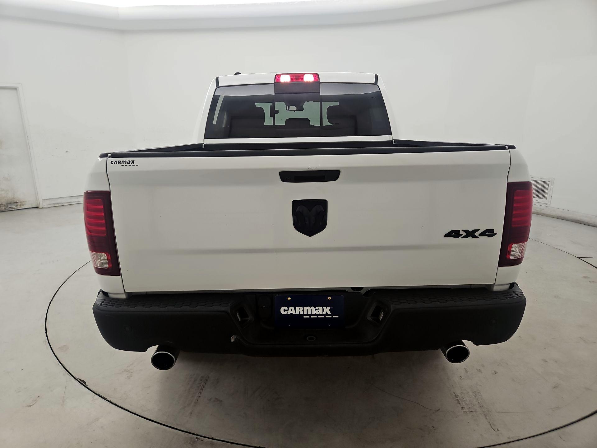 Thumbnail: 2019 RAM 1500 Classic - 18