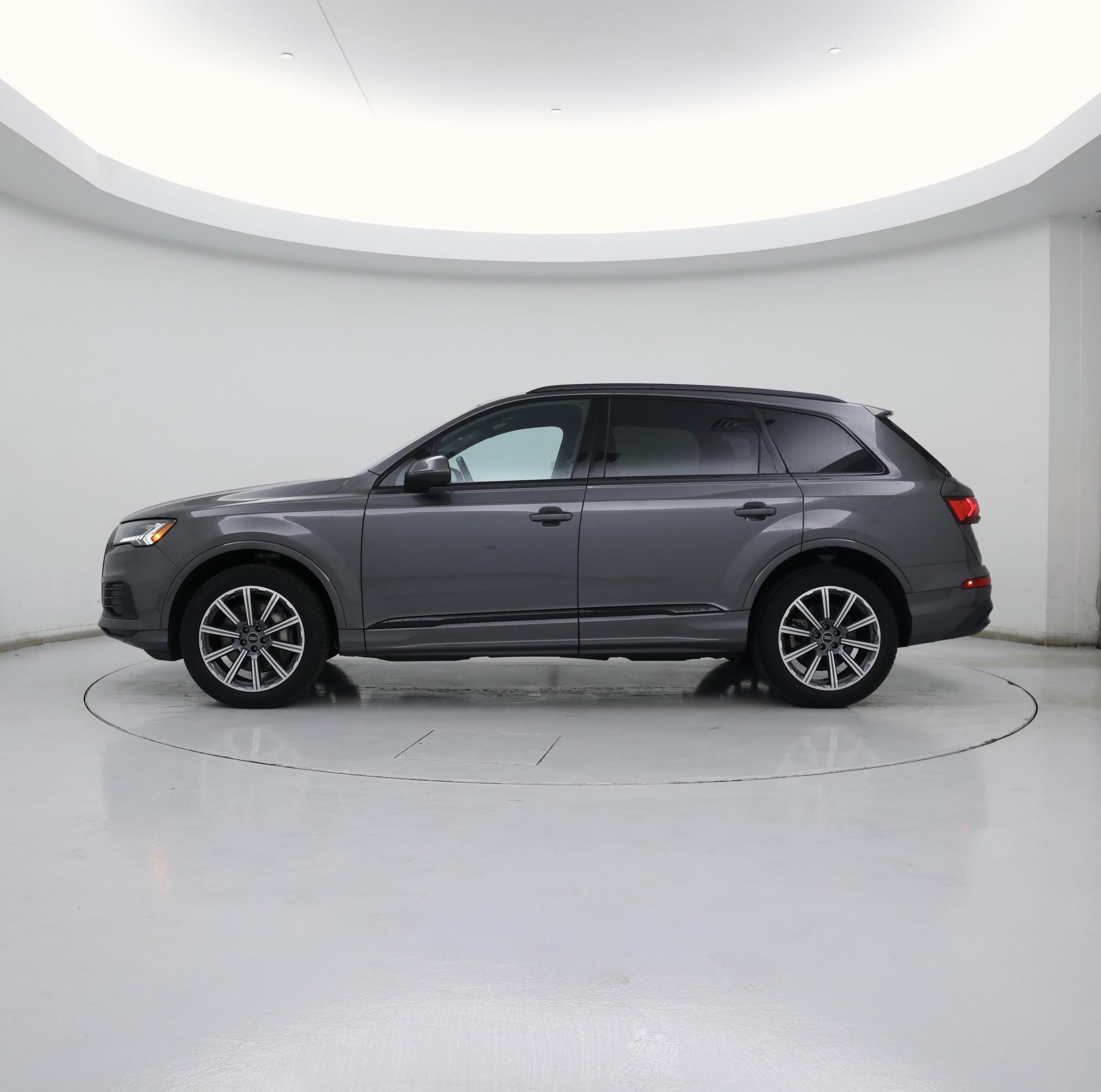 Thumbnail: 2023 Audi Q7 - 3