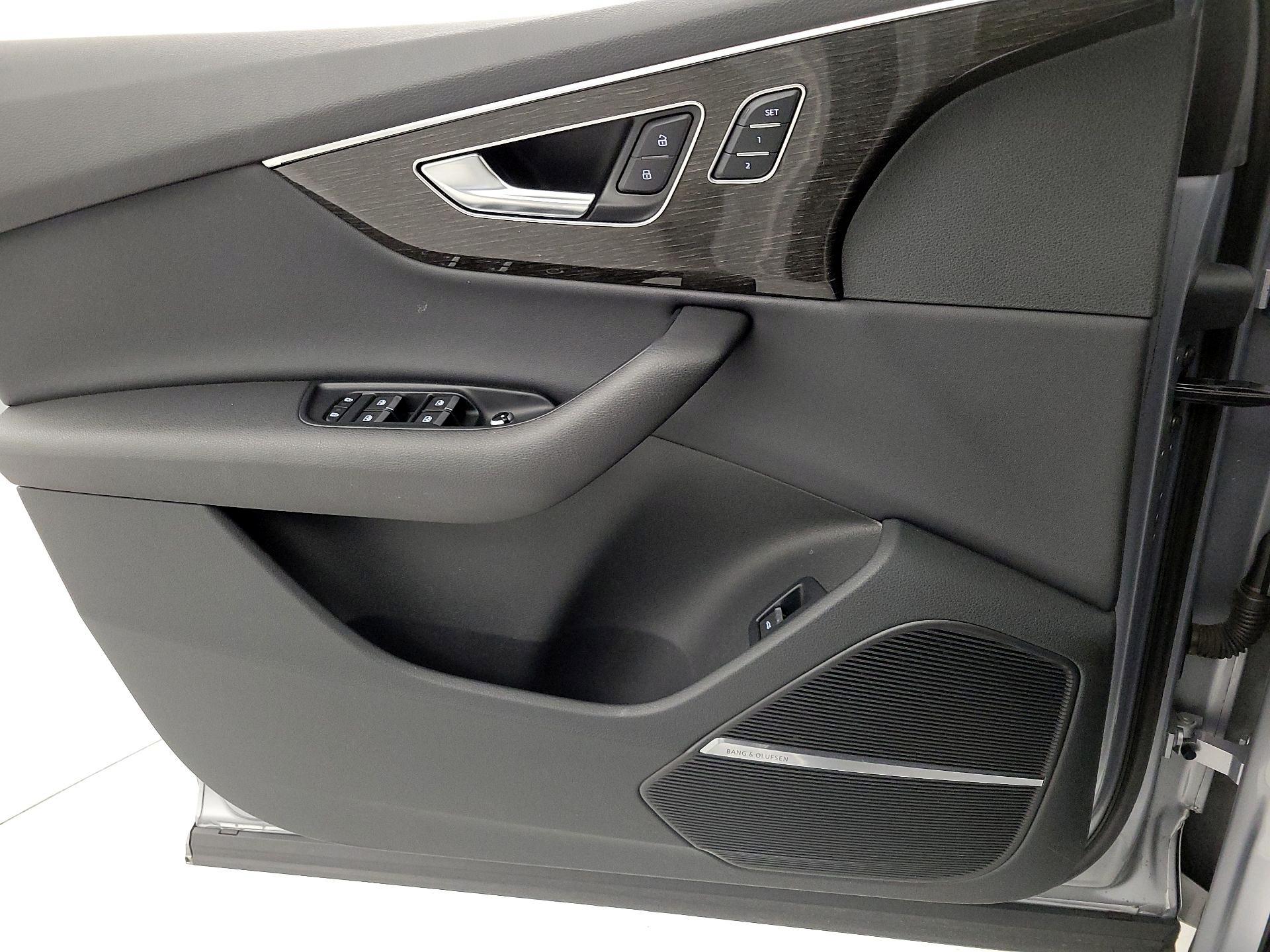 Thumbnail: 2022 Audi Q7 - 12