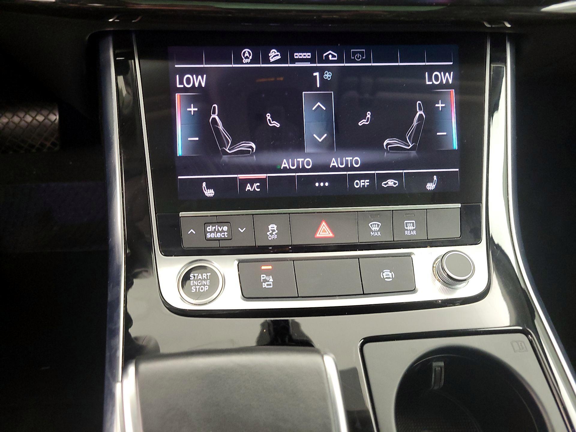 Thumbnail: 2022 Audi Q7 - 17