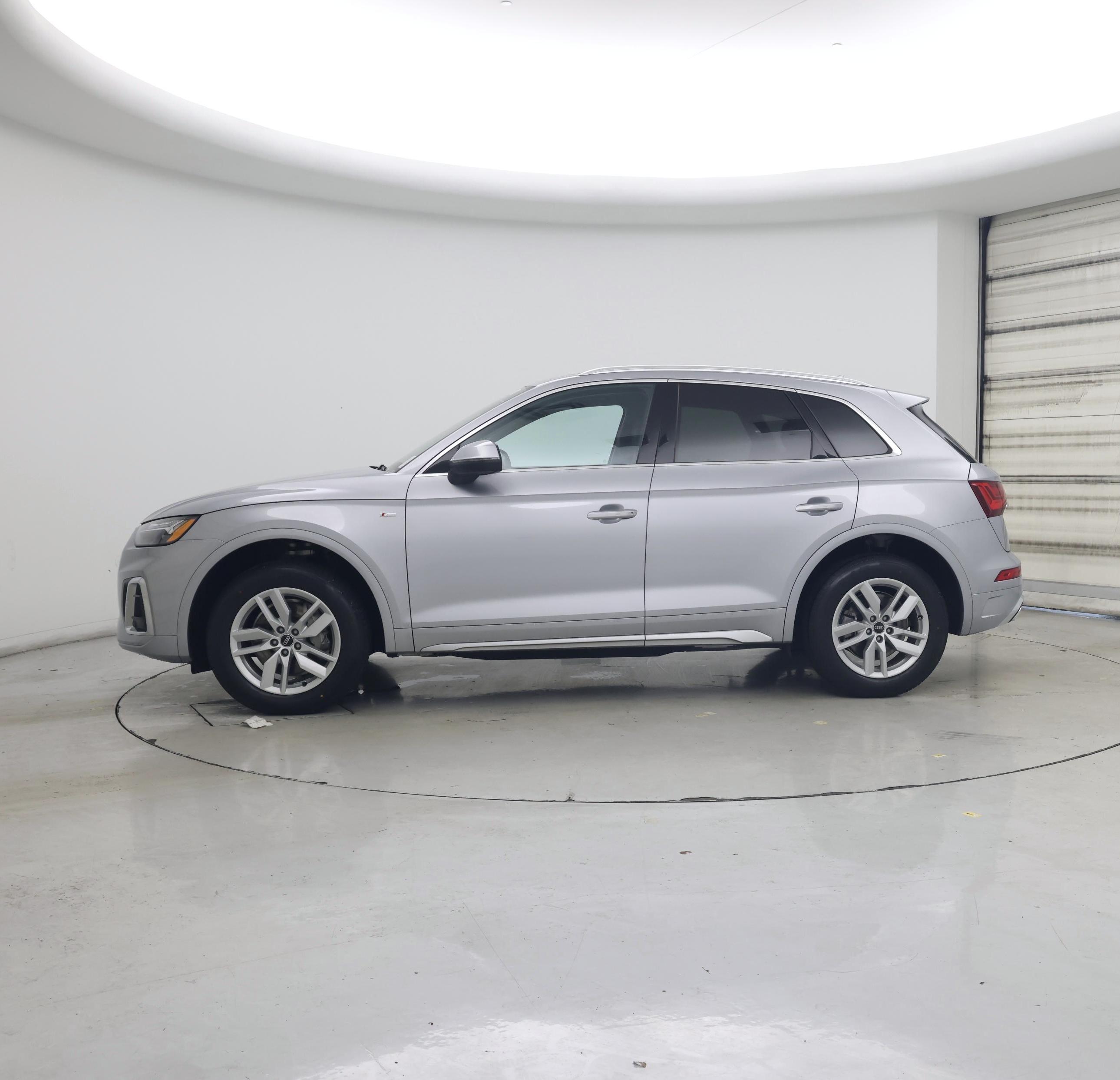 Thumbnail: 2023 Audi Q5 - 3