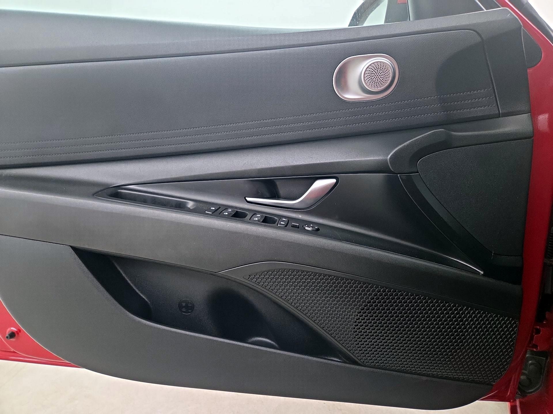 Thumbnail: 2021 Hyundai Elantra - 12