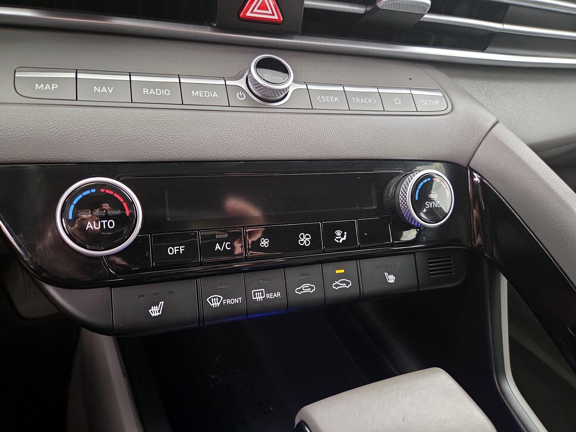 Thumbnail: 2023 Hyundai Elantra - 17