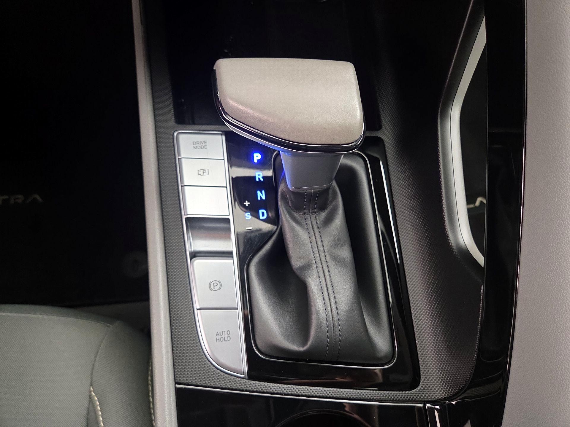 Thumbnail: 2023 Hyundai Elantra - 18