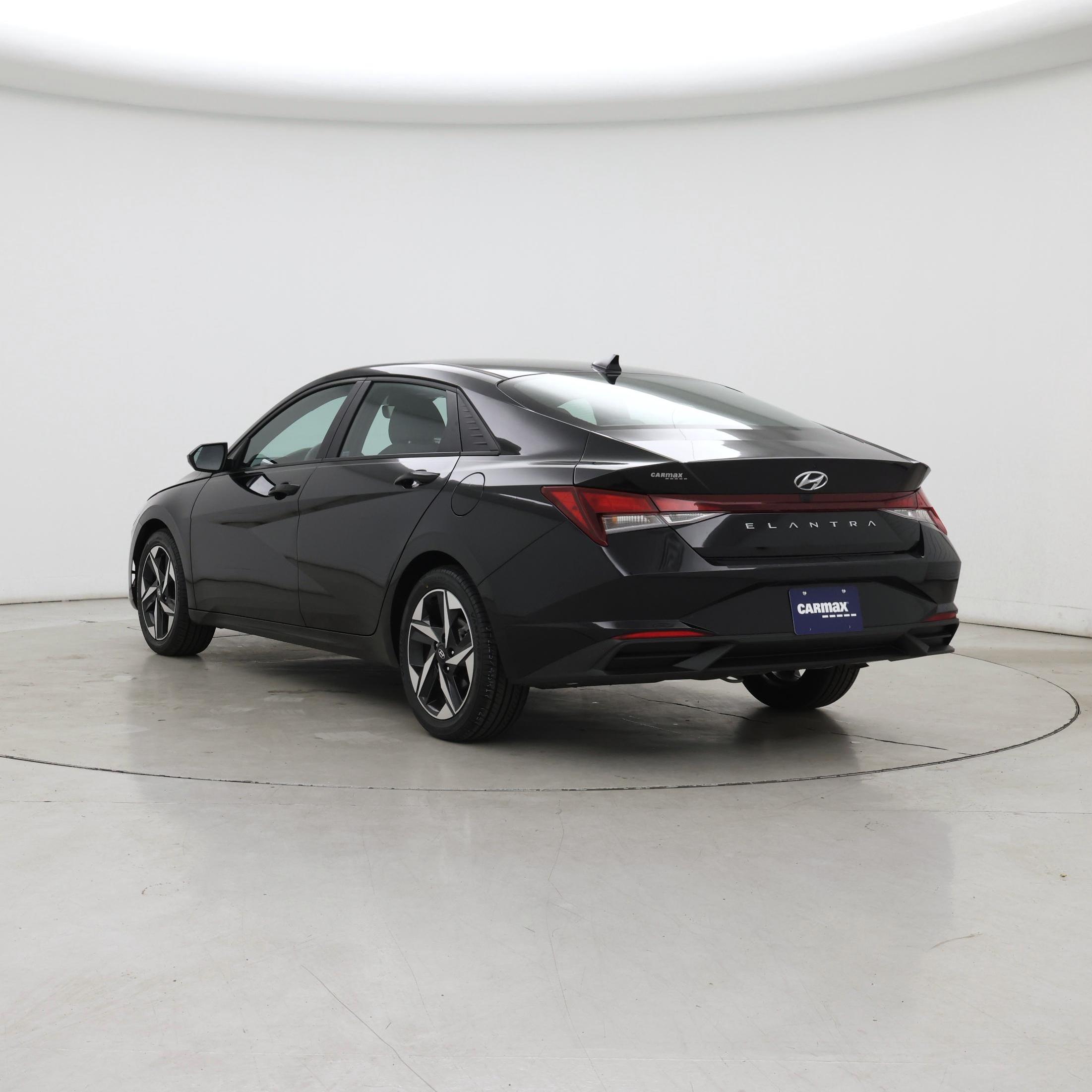 Thumbnail: 2023 Hyundai Elantra - 2