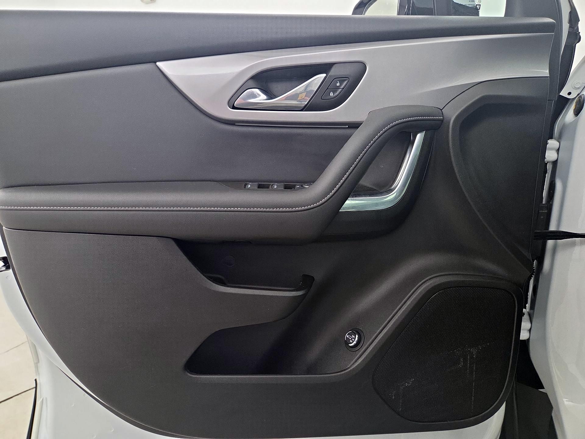 Thumbnail: 2023 Chevrolet Blazer - 12