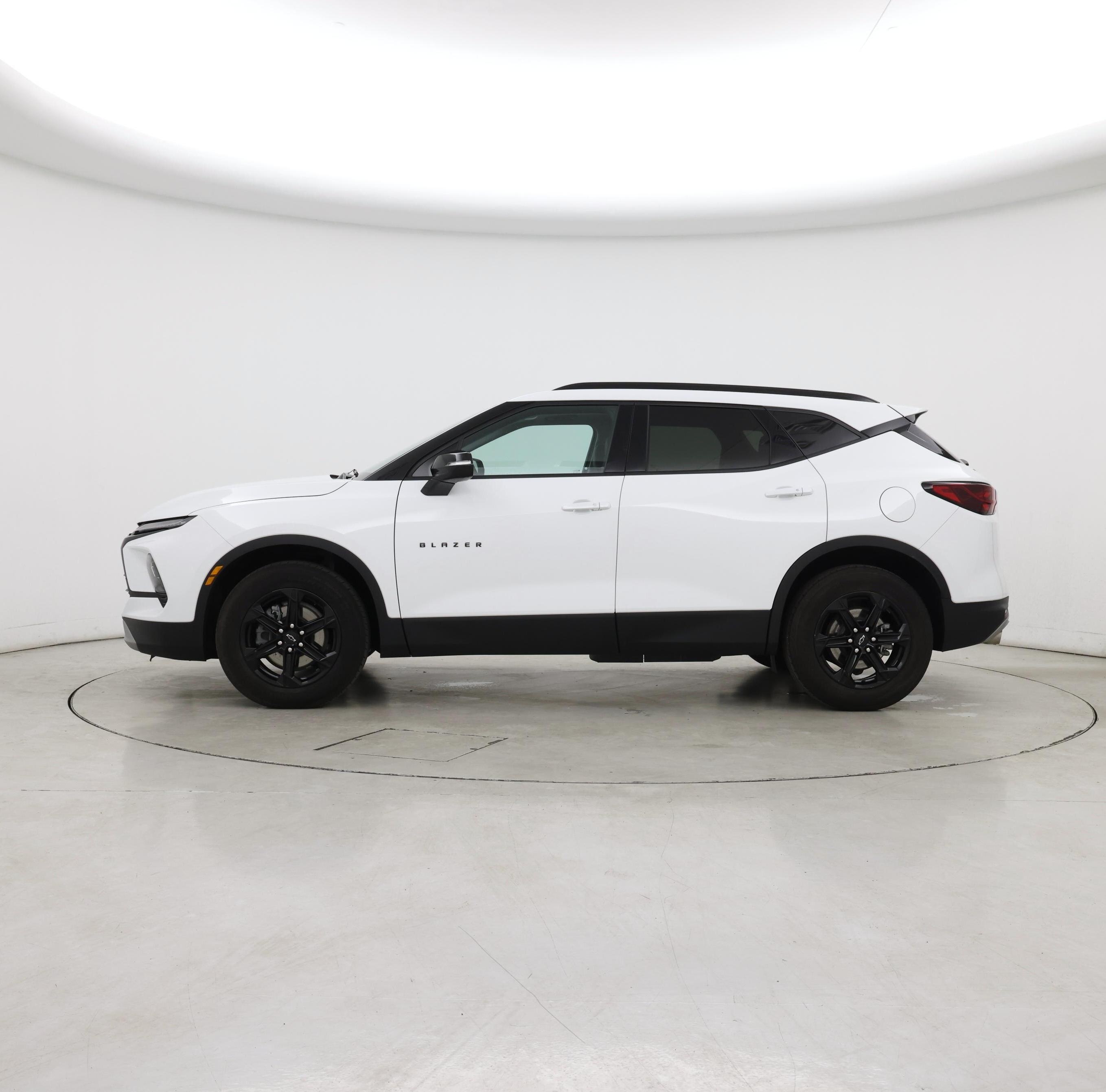 Thumbnail: 2023 Chevrolet Blazer - 3