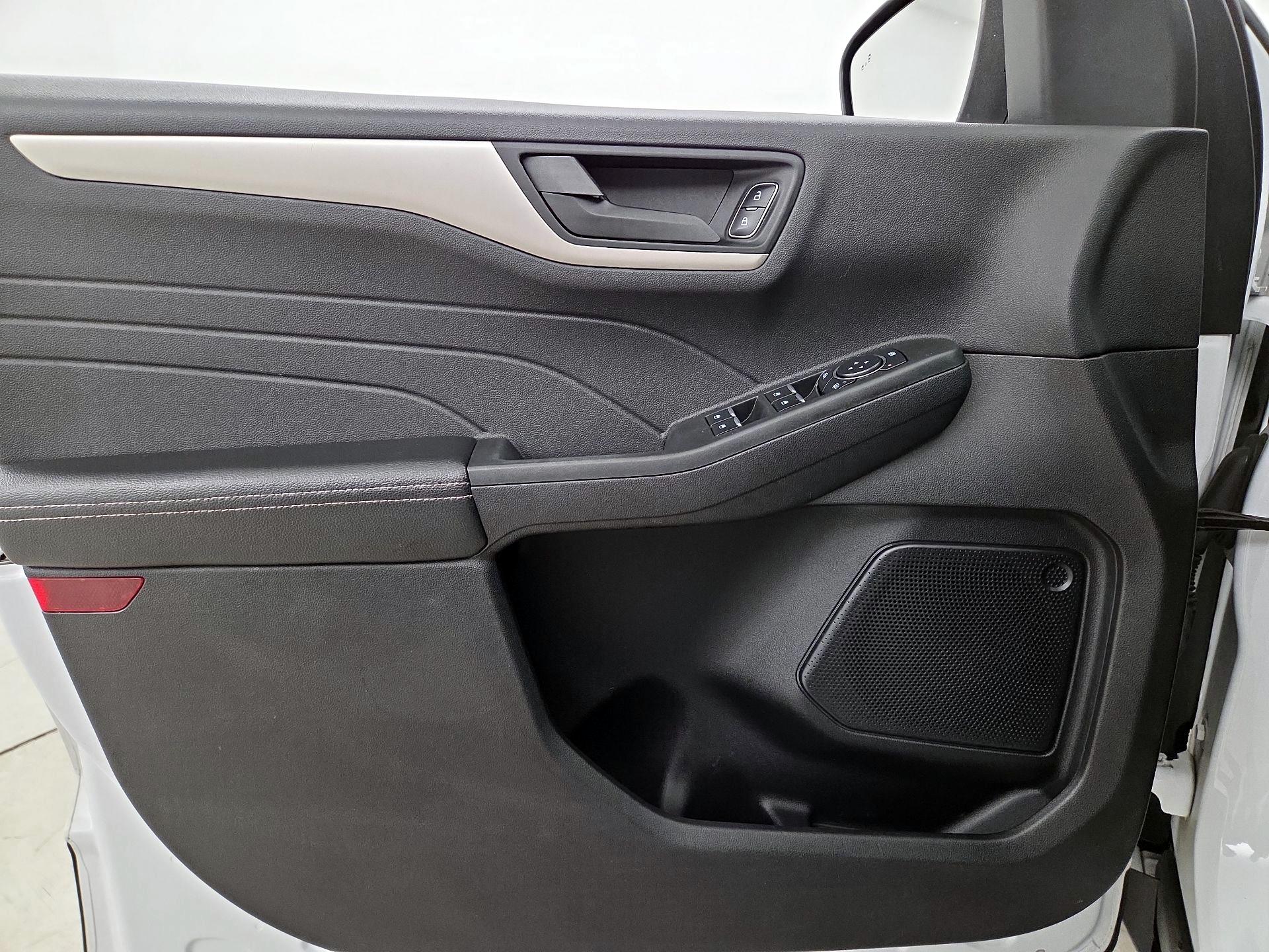 Thumbnail: 2022 Ford Escape - 12