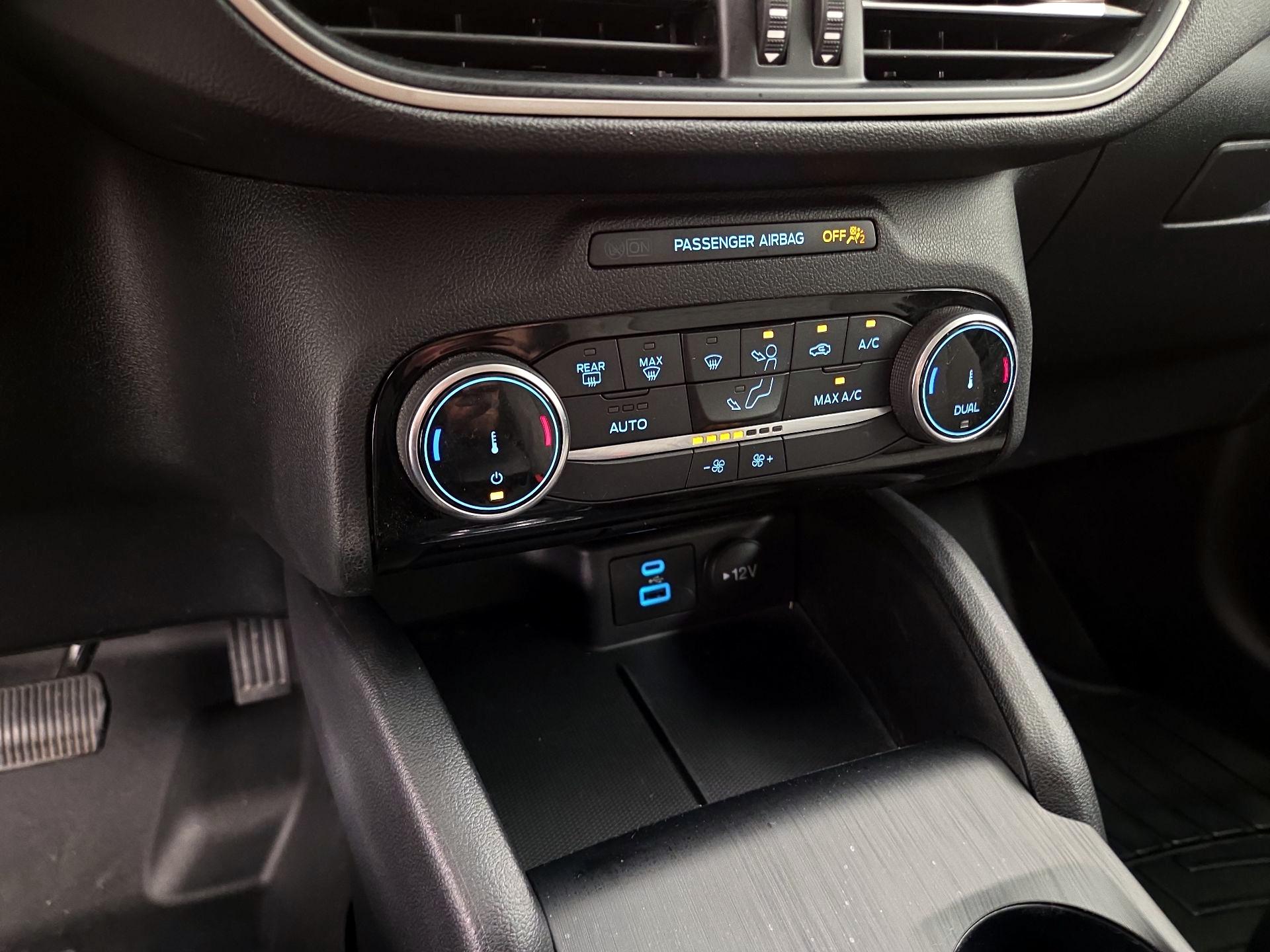 Thumbnail: 2022 Ford Escape - 16