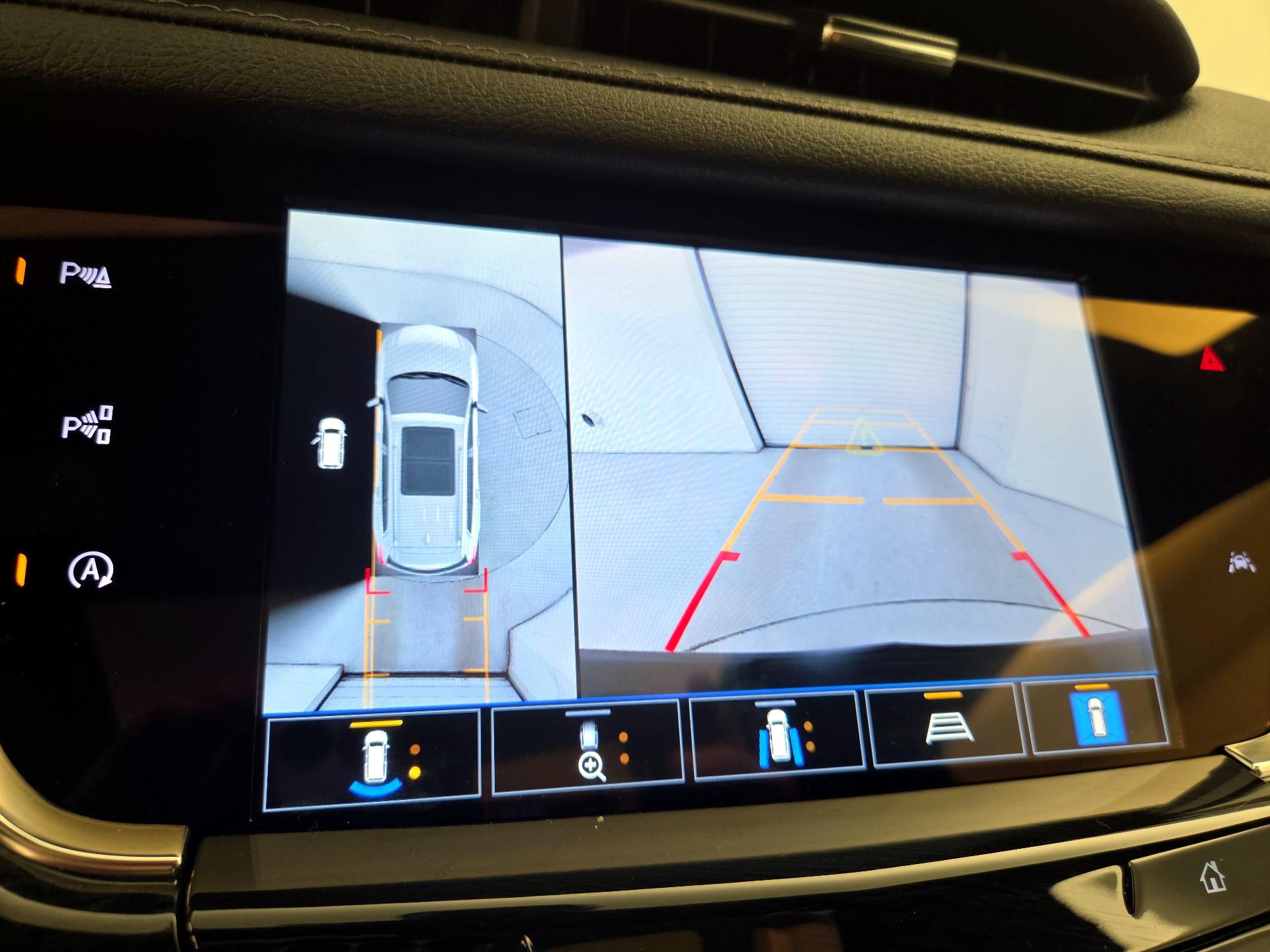 Thumbnail: 2023 Cadillac XT6 - 14