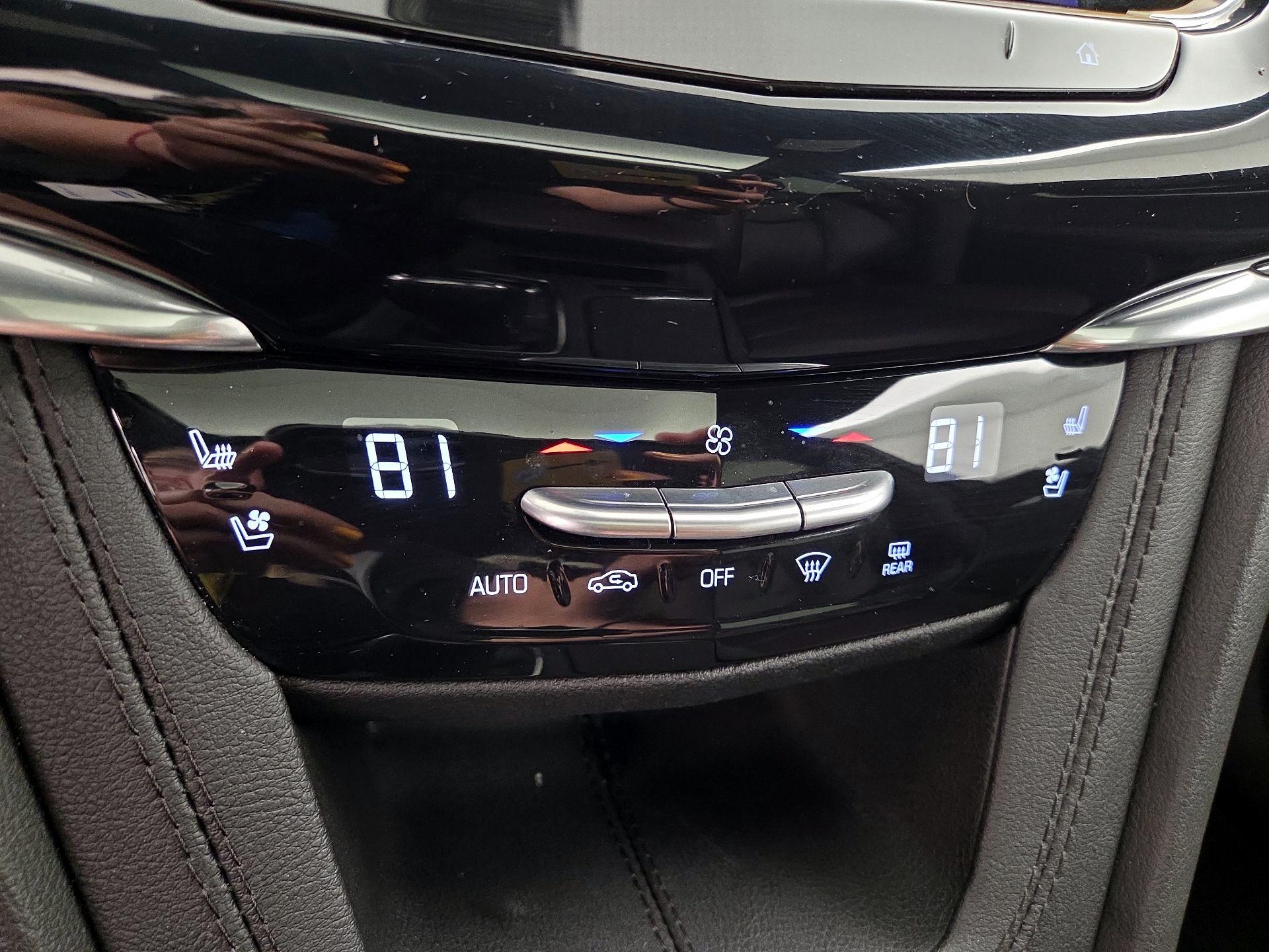 Thumbnail: 2023 Cadillac XT6 - 16