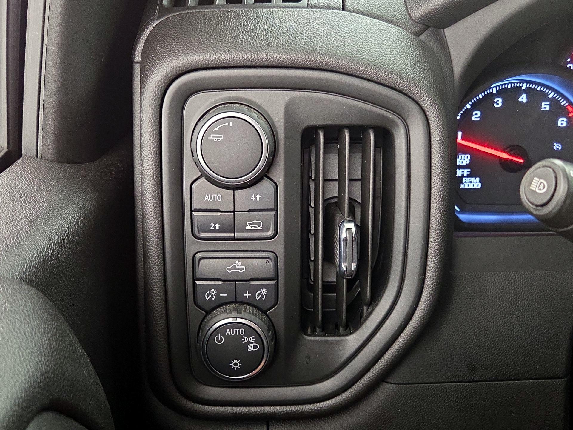 Thumbnail: 2022 Chevrolet Silverado 1500 - 13