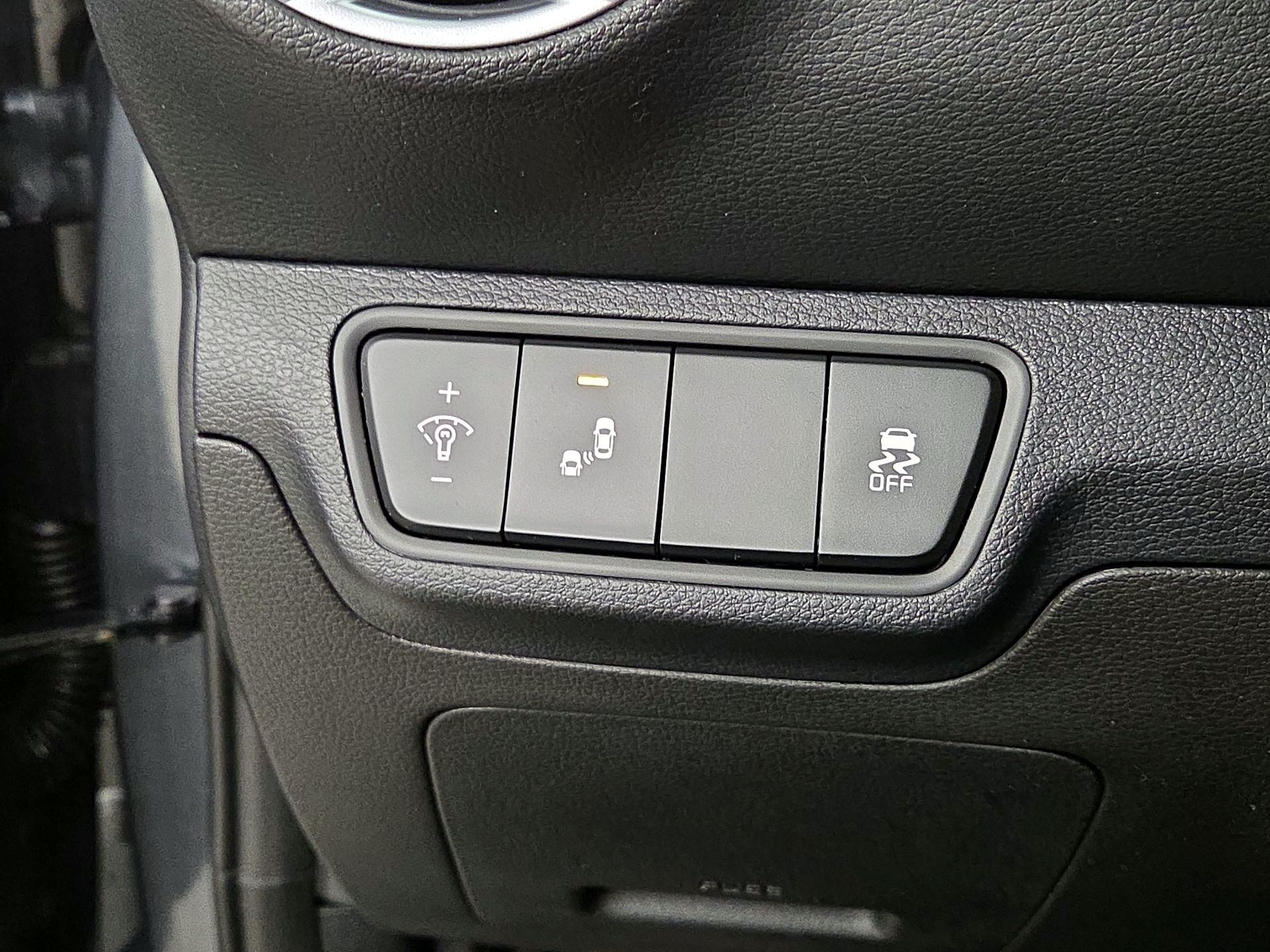 Thumbnail: 2023 Kia Forte - 13