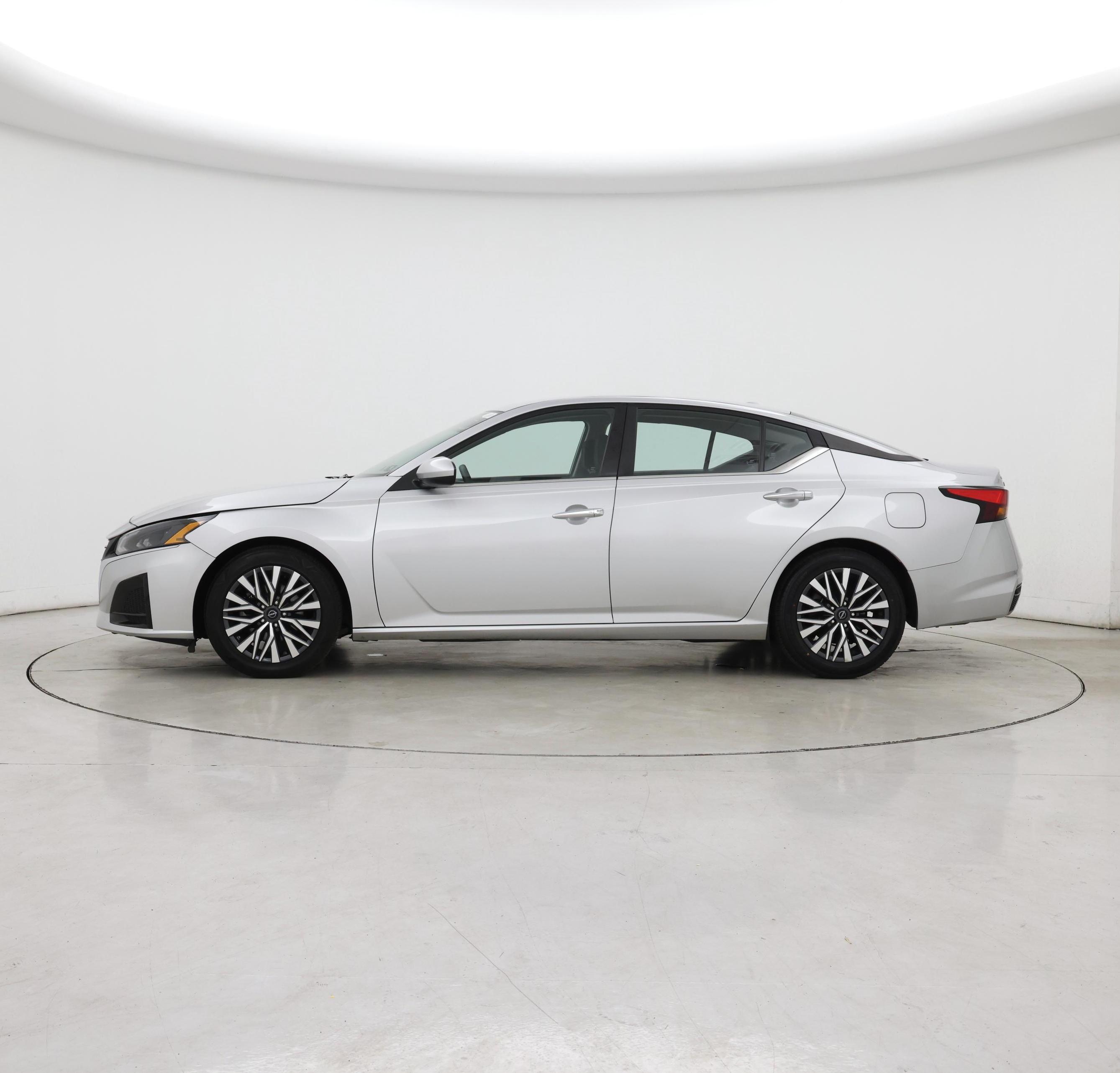 Thumbnail: 2023 Nissan Altima - 3