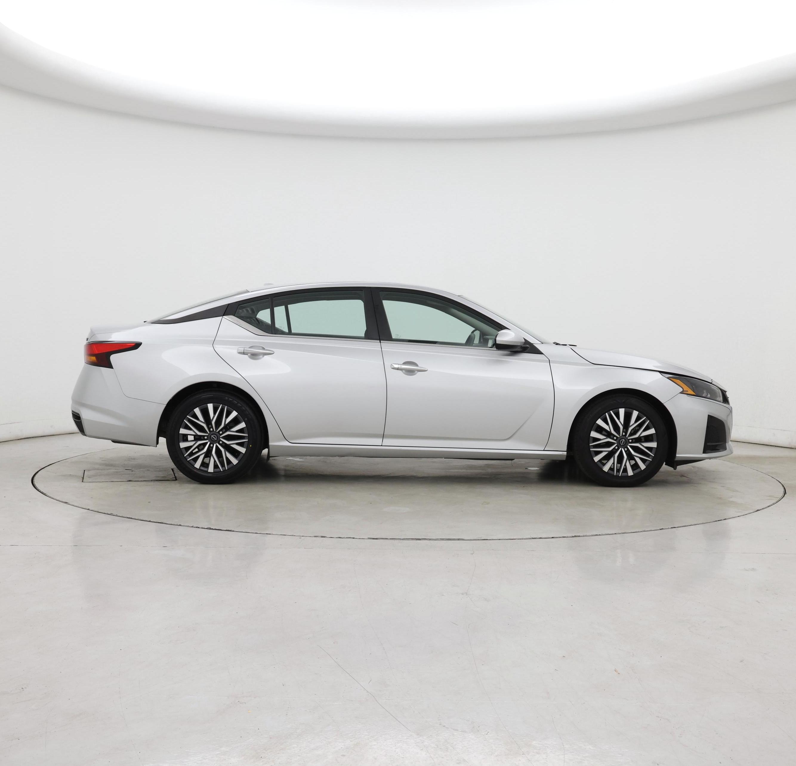 Thumbnail: 2023 Nissan Altima - 7
