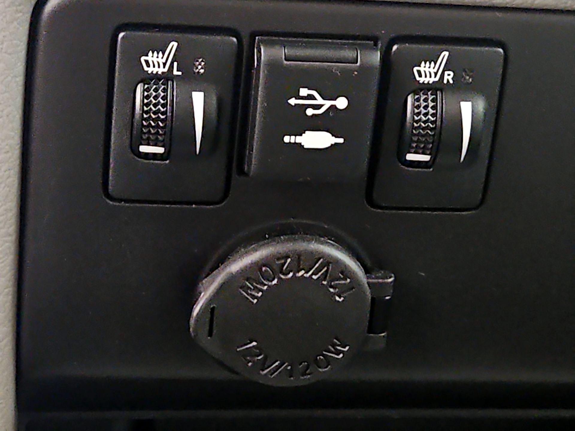 Thumbnail: 2018 Toyota Sienna - 19