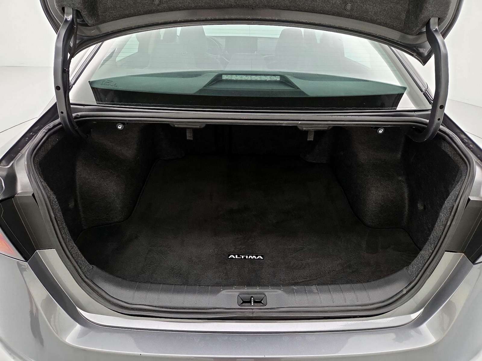 2024 Nissan Altima SR - Photo 23