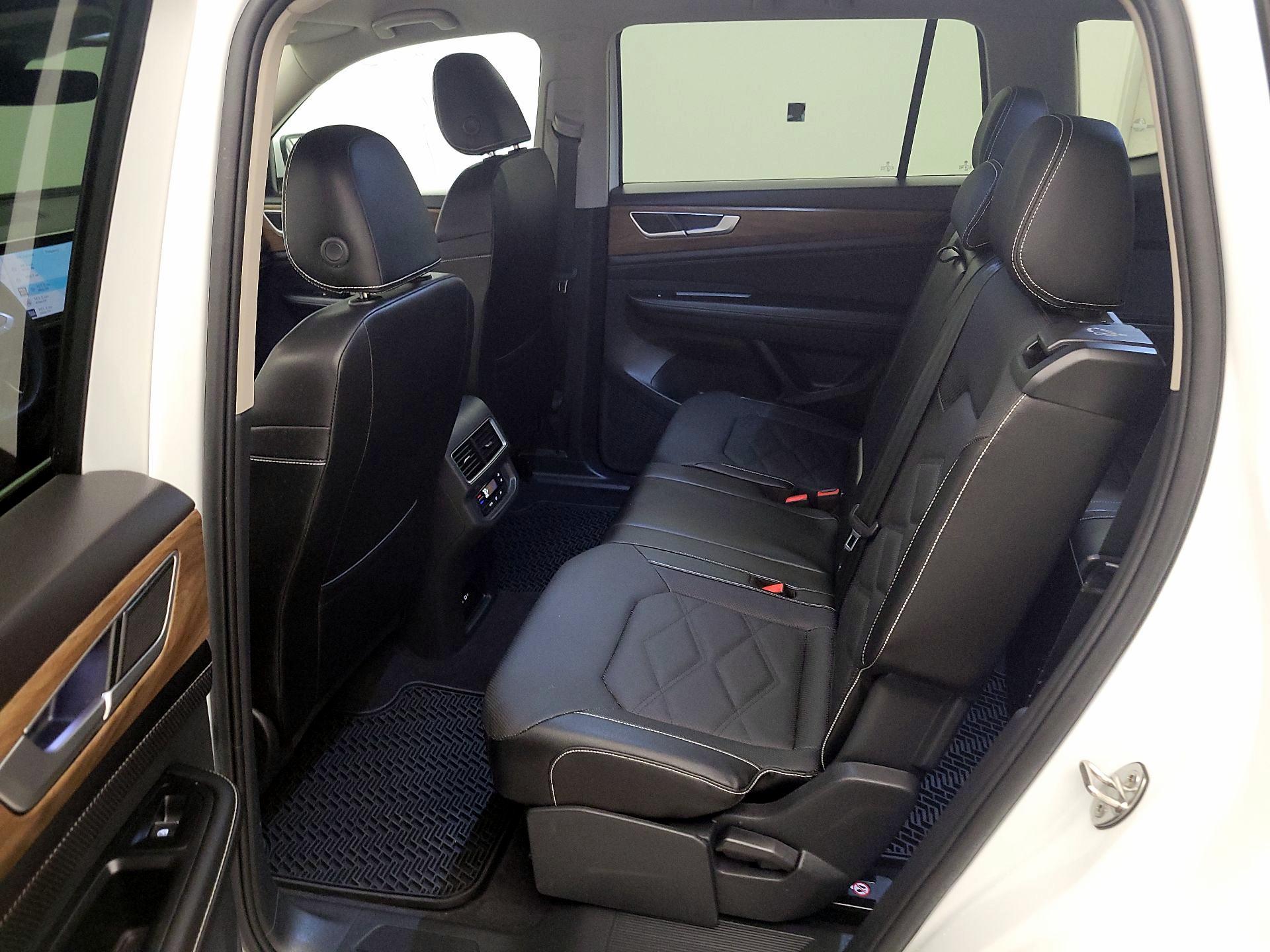 Thumbnail: 2024 Volkswagen Atlas - 19