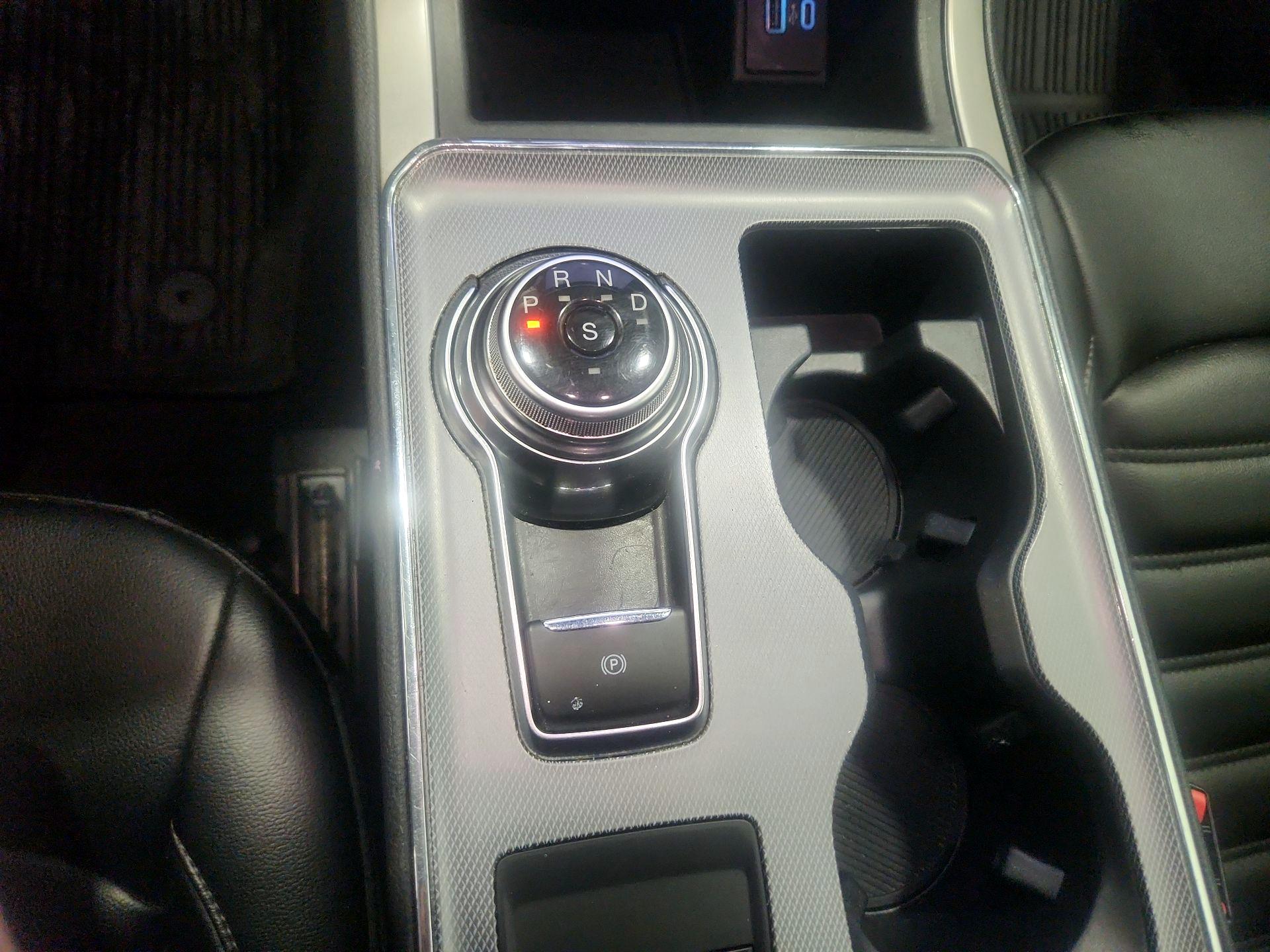 Thumbnail: 2021 Ford Edge - 17