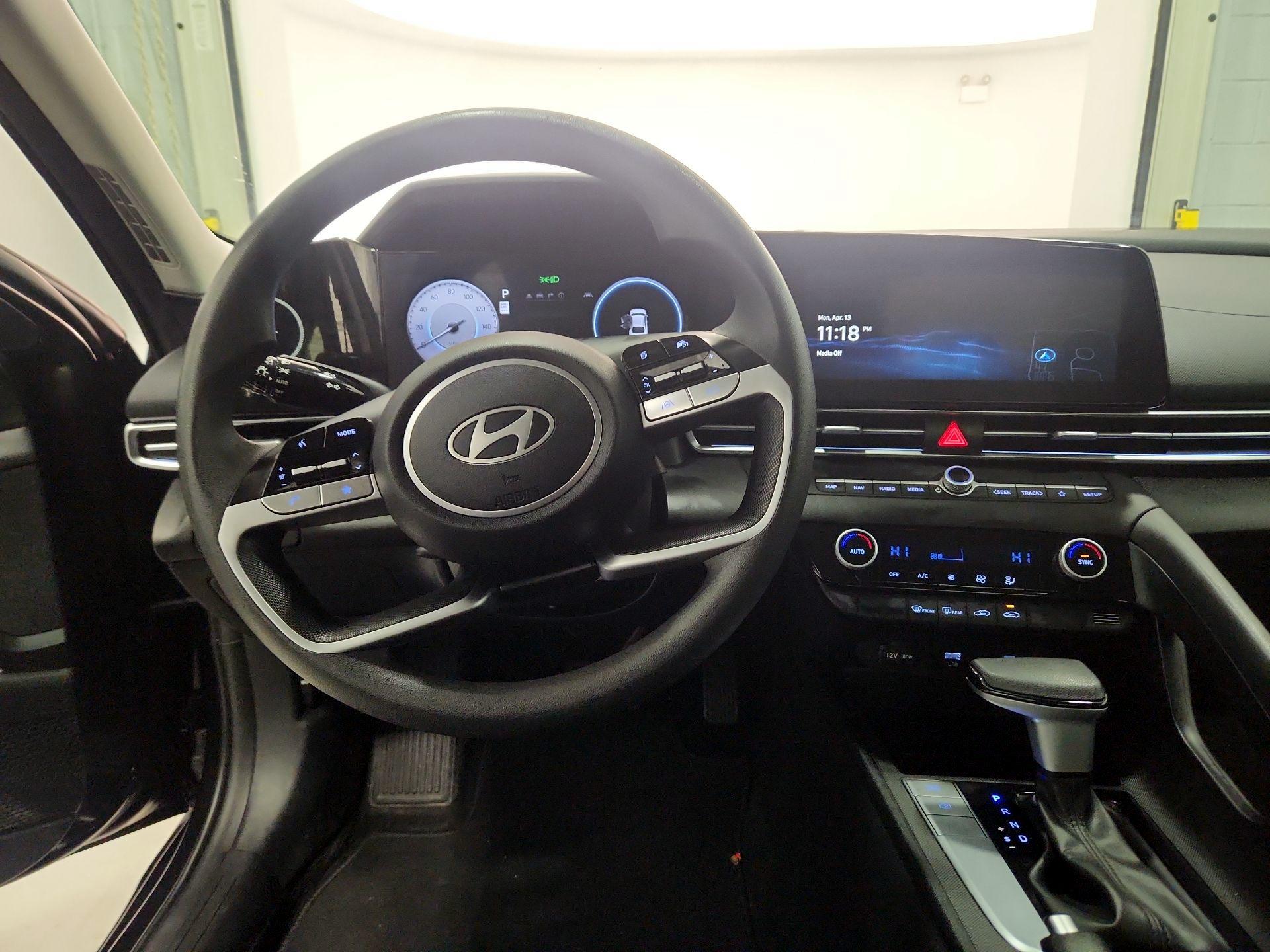 Thumbnail: 2024 Hyundai Elantra - 9