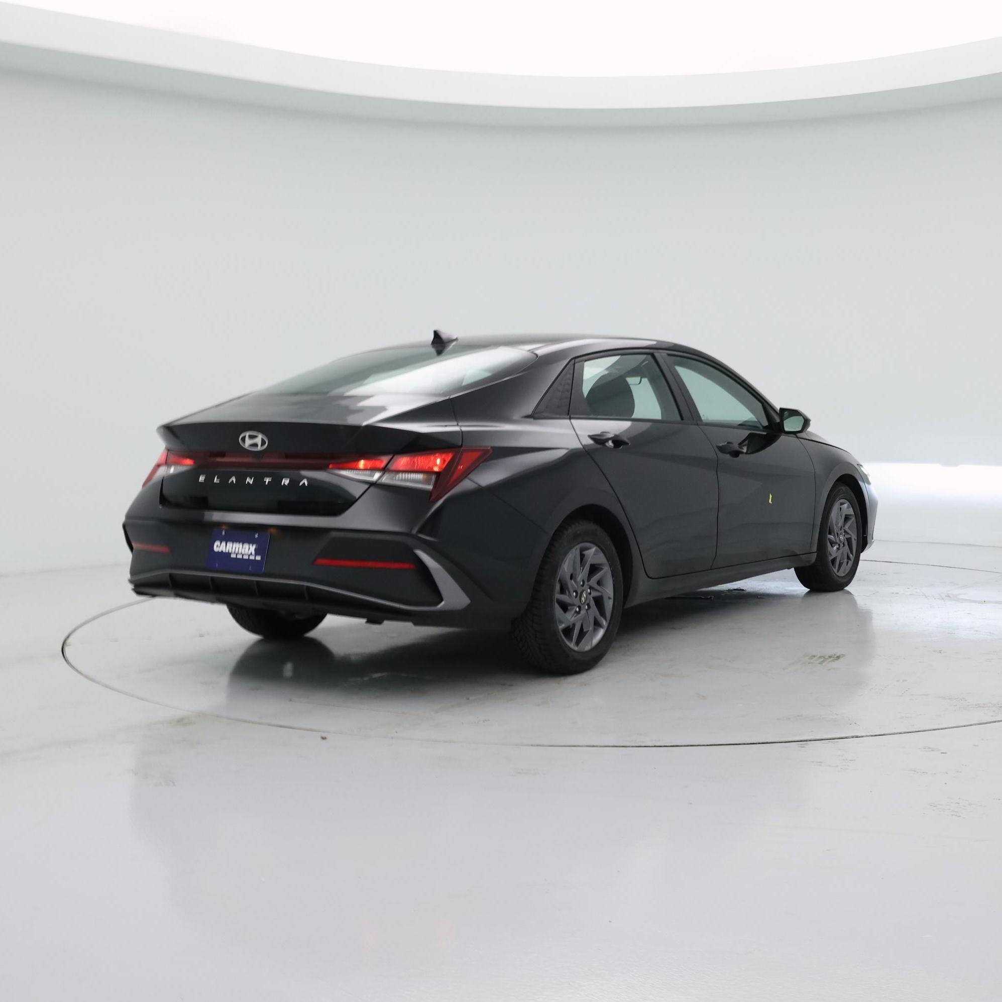 Thumbnail: 2024 Hyundai Elantra - 8