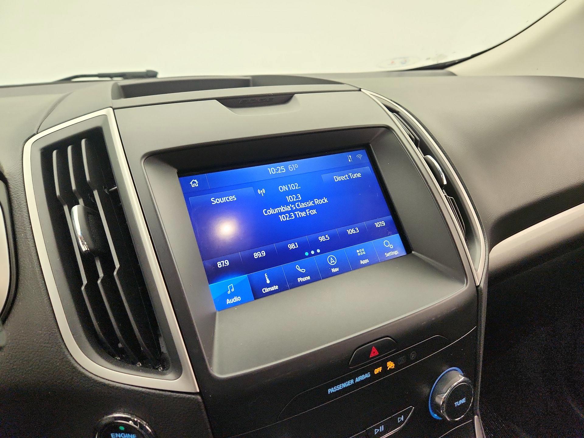 Thumbnail: 2020 Ford Edge - 16