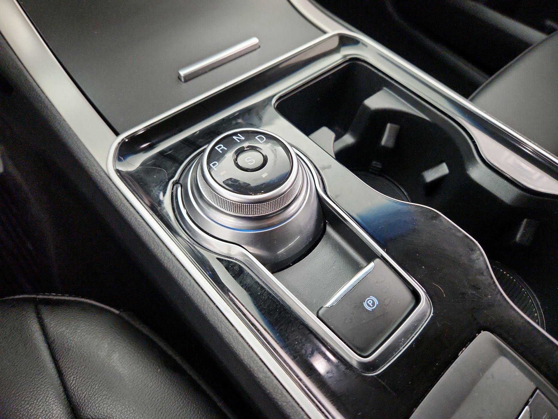 Thumbnail: 2020 Ford Edge - 18