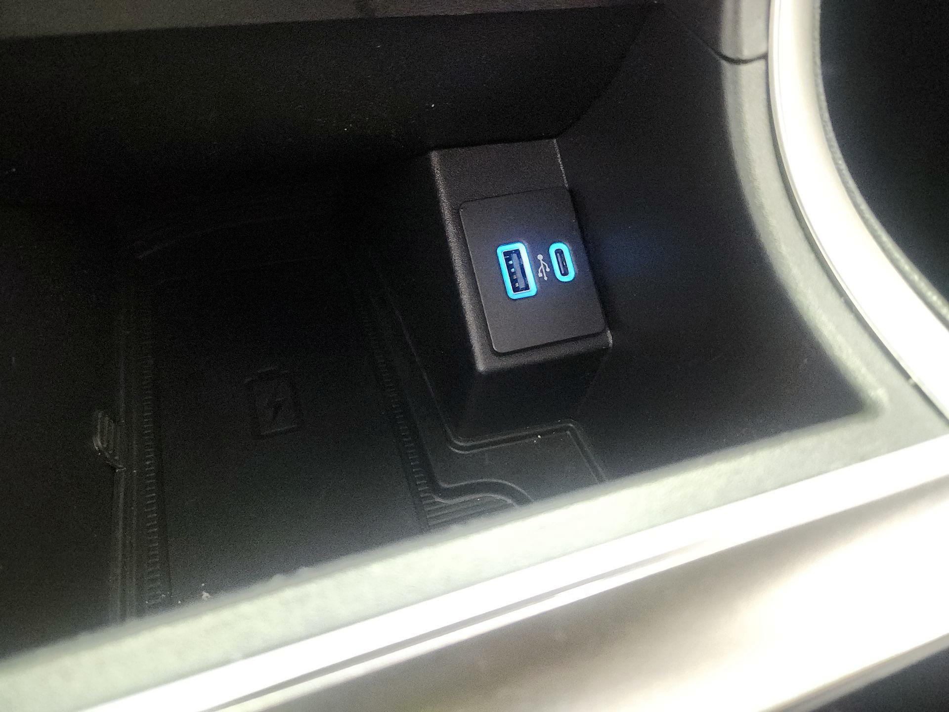 Thumbnail: 2023 Ford Edge - 18