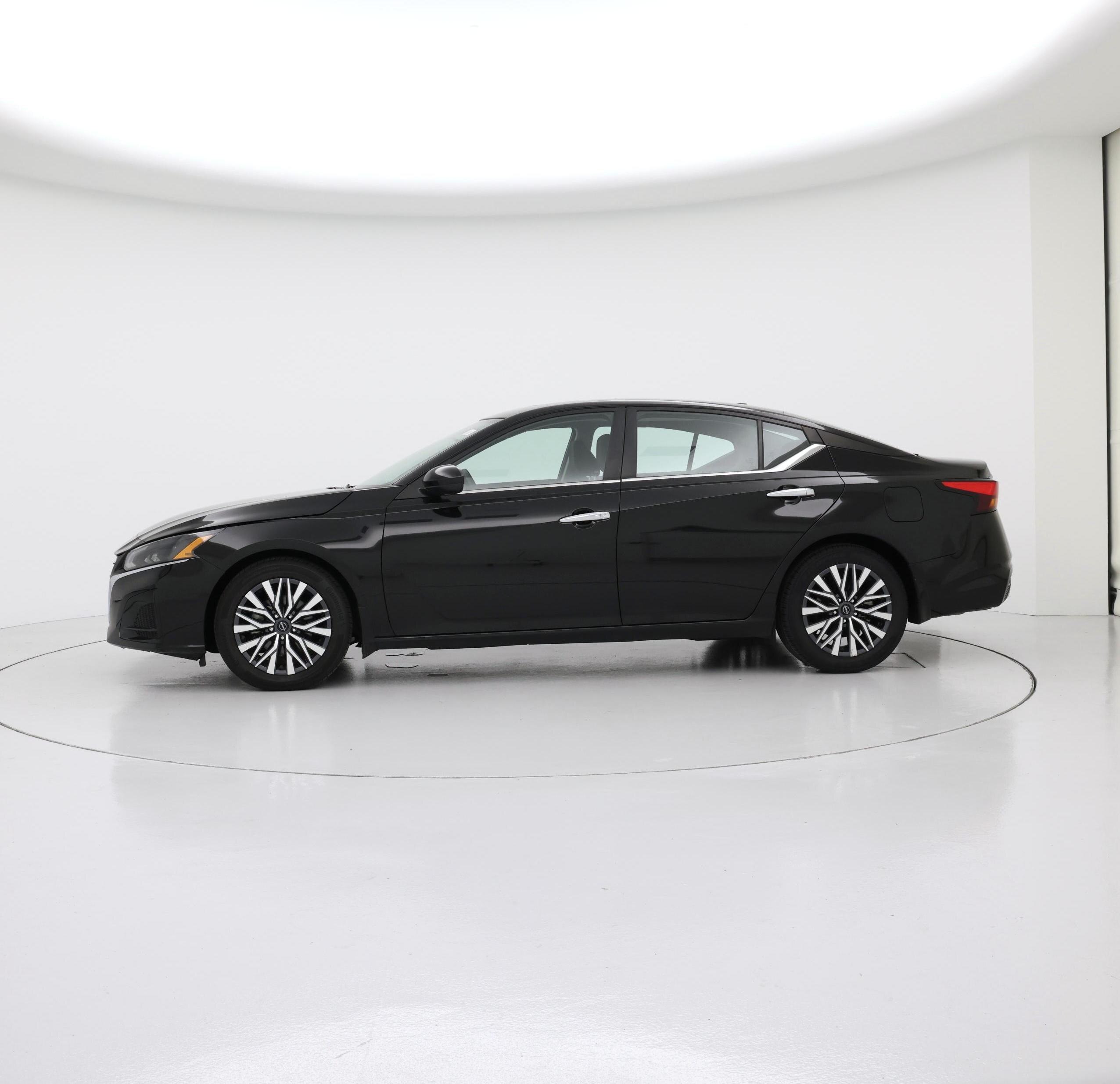 Thumbnail: 2023 Nissan Altima - 3
