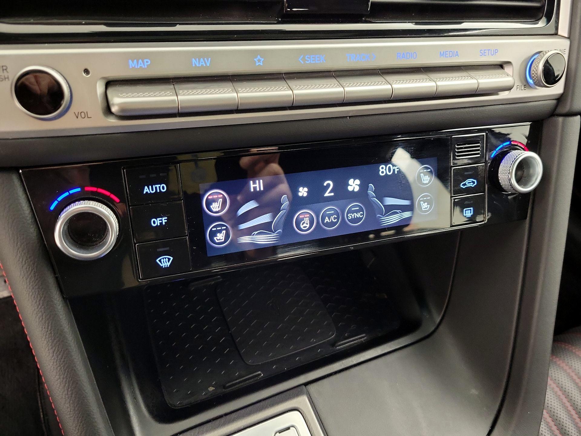 Thumbnail: 2024 Genesis G70 - 17