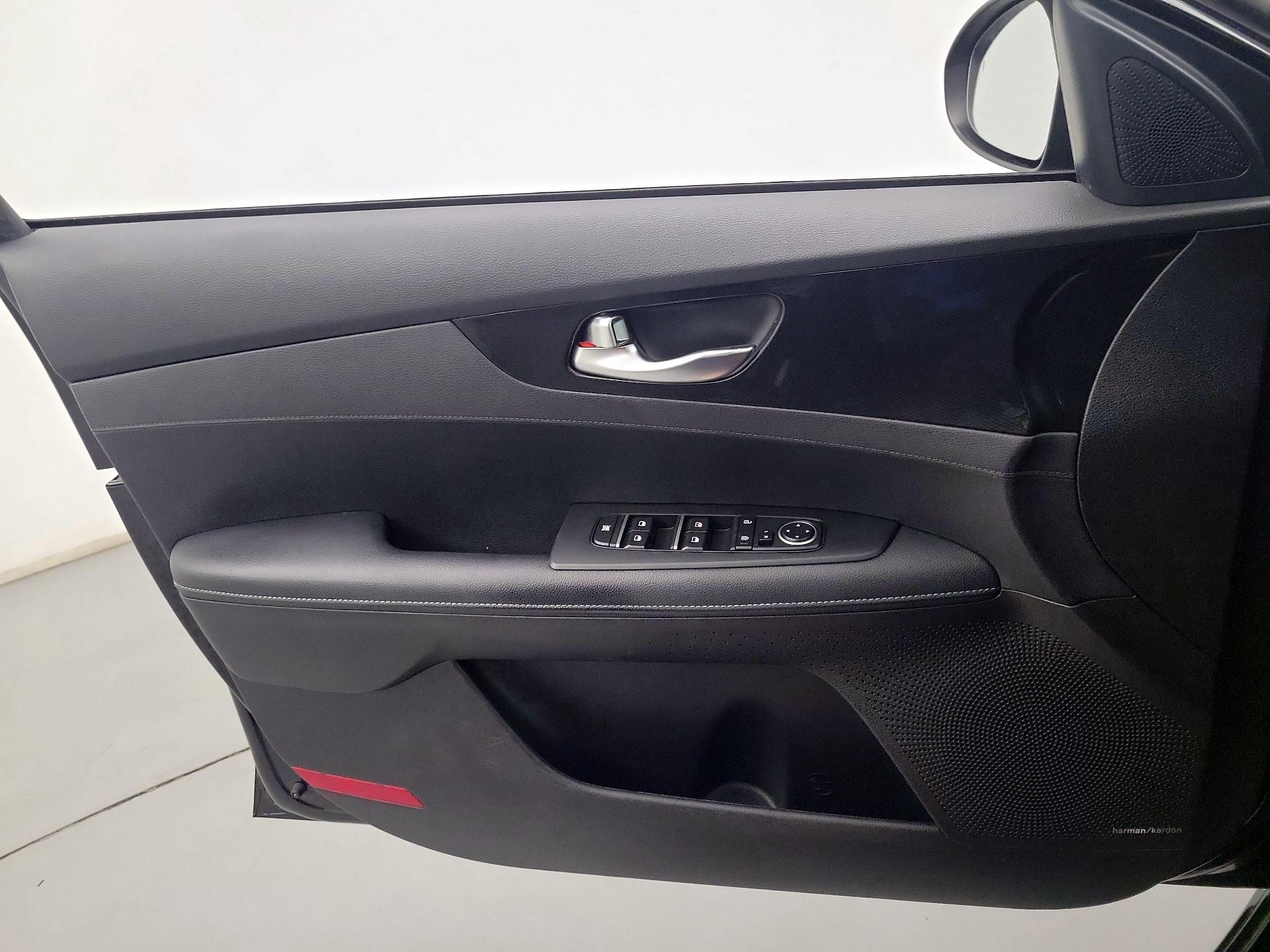 Thumbnail: 2023 Kia Forte - 12