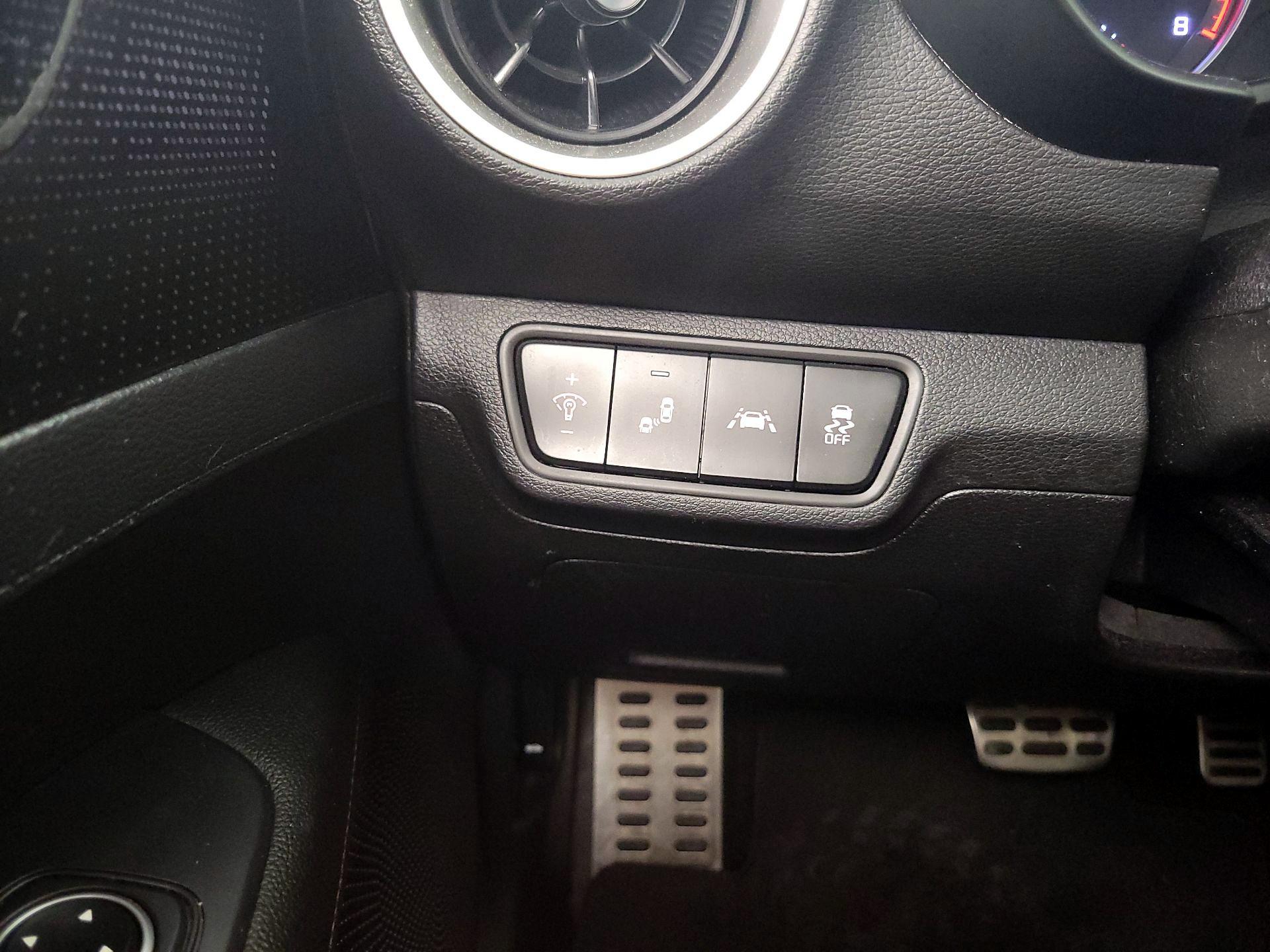 Thumbnail: 2020 Kia Forte - 13