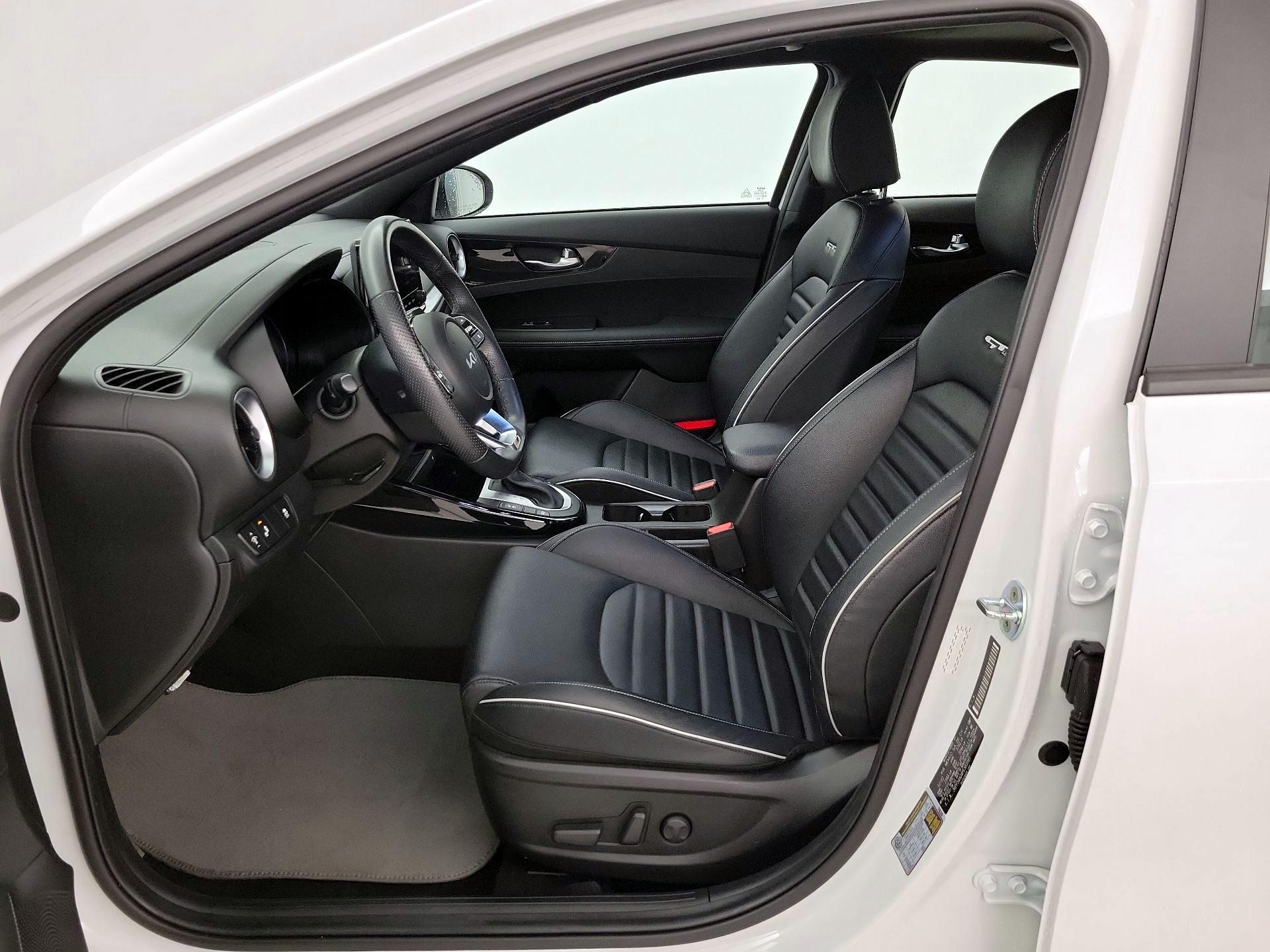 Thumbnail: 2023 Kia Forte - 11