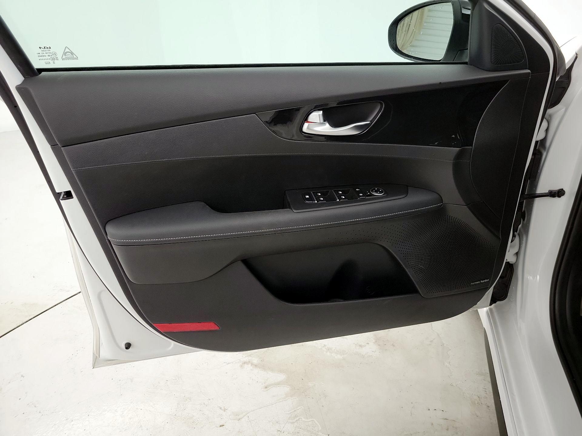 Thumbnail: 2023 Kia Forte - 12