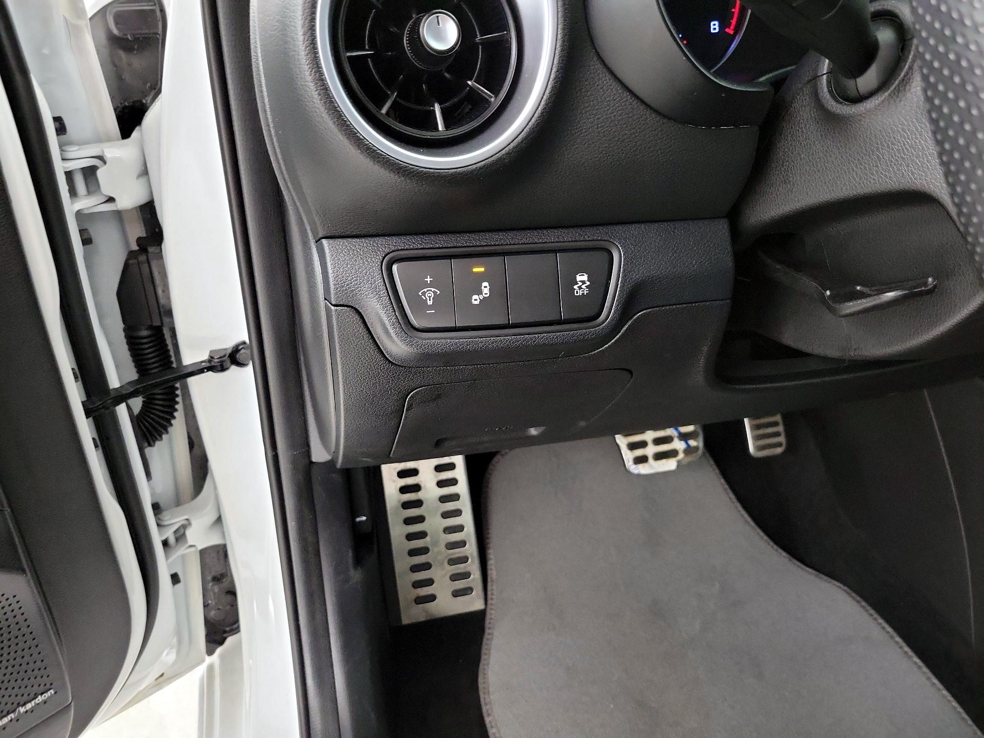 Thumbnail: 2023 Kia Forte - 13