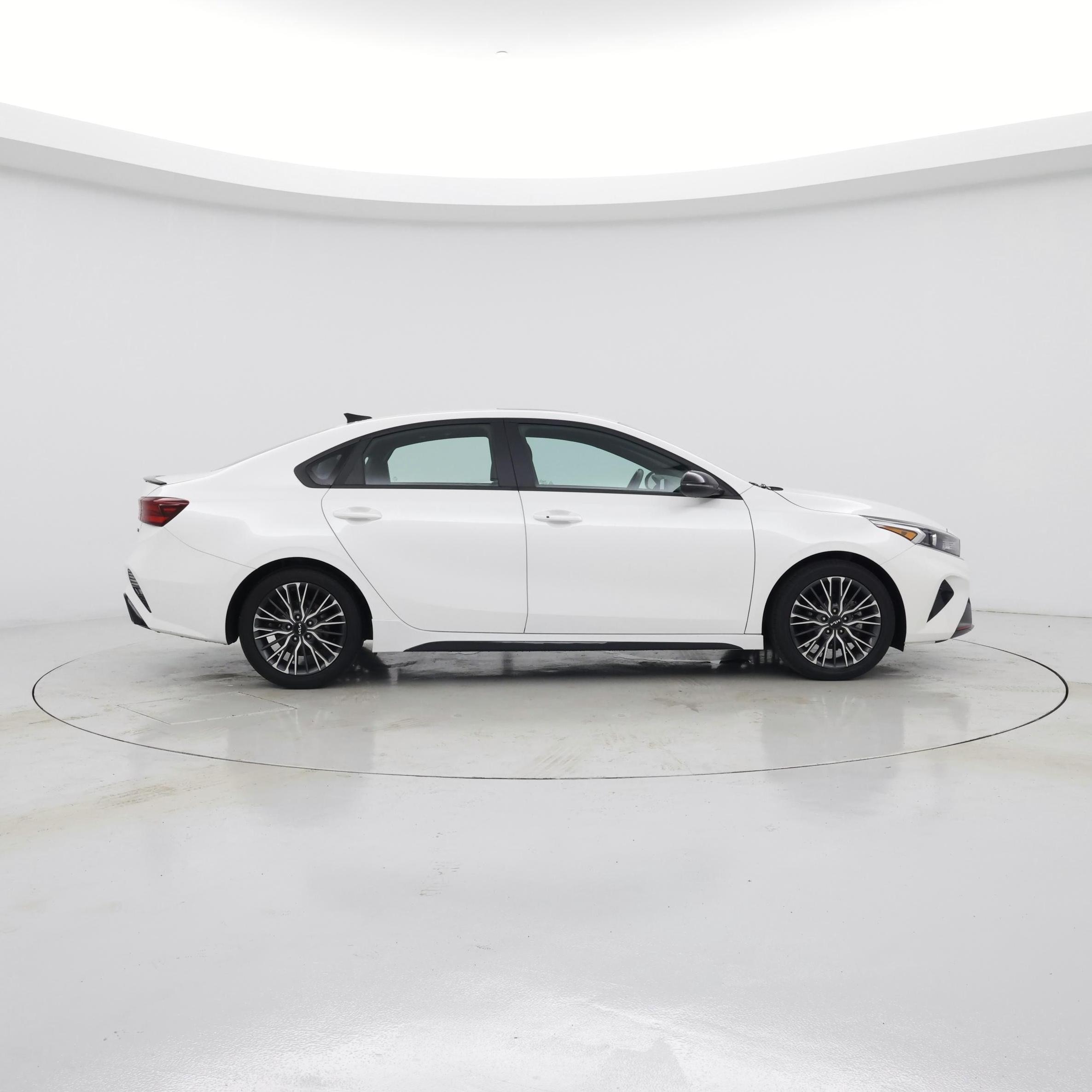 Thumbnail: 2023 Kia Forte - 7