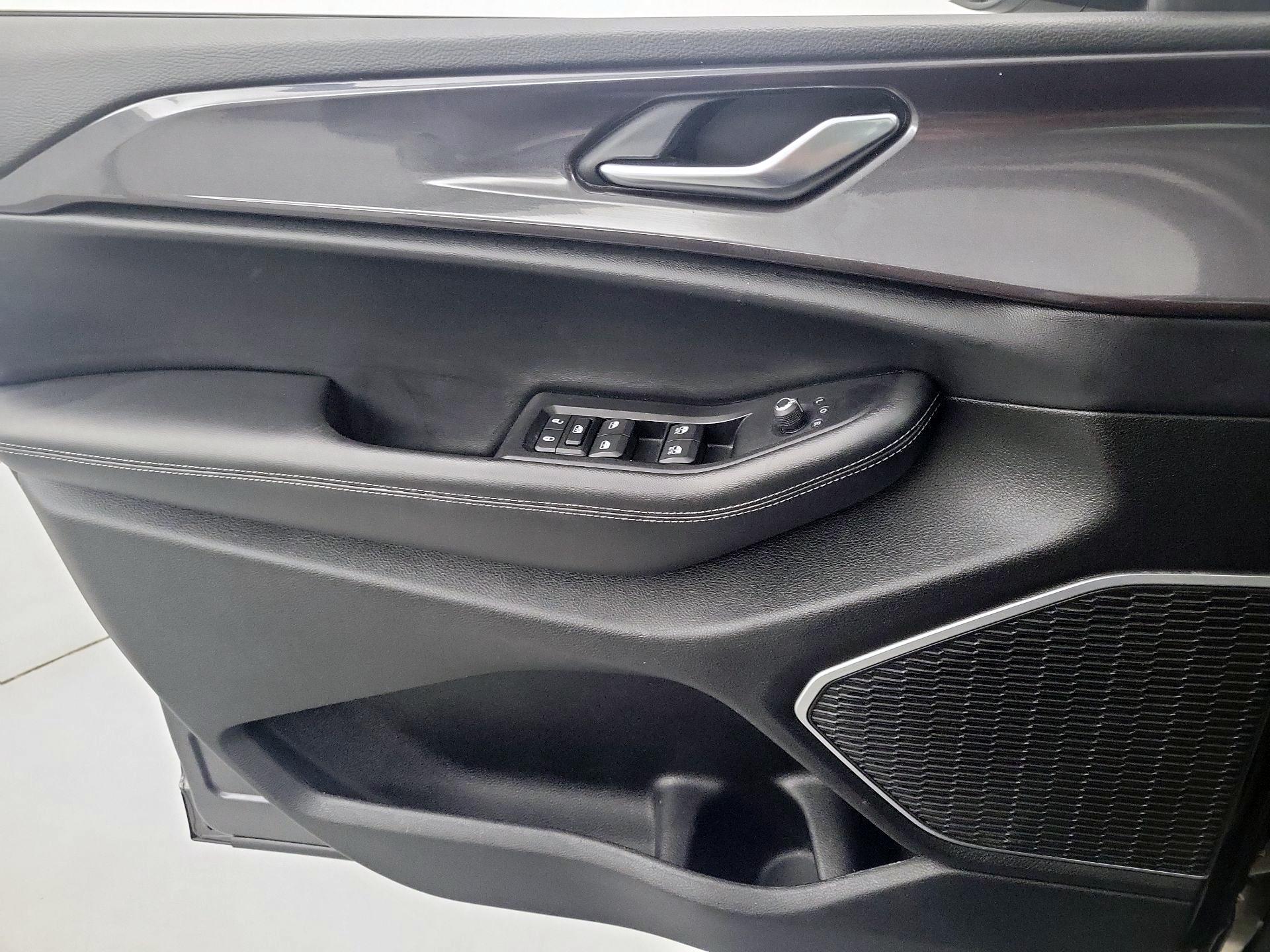 Thumbnail: 2022 Jeep Grand Cherokee - 12