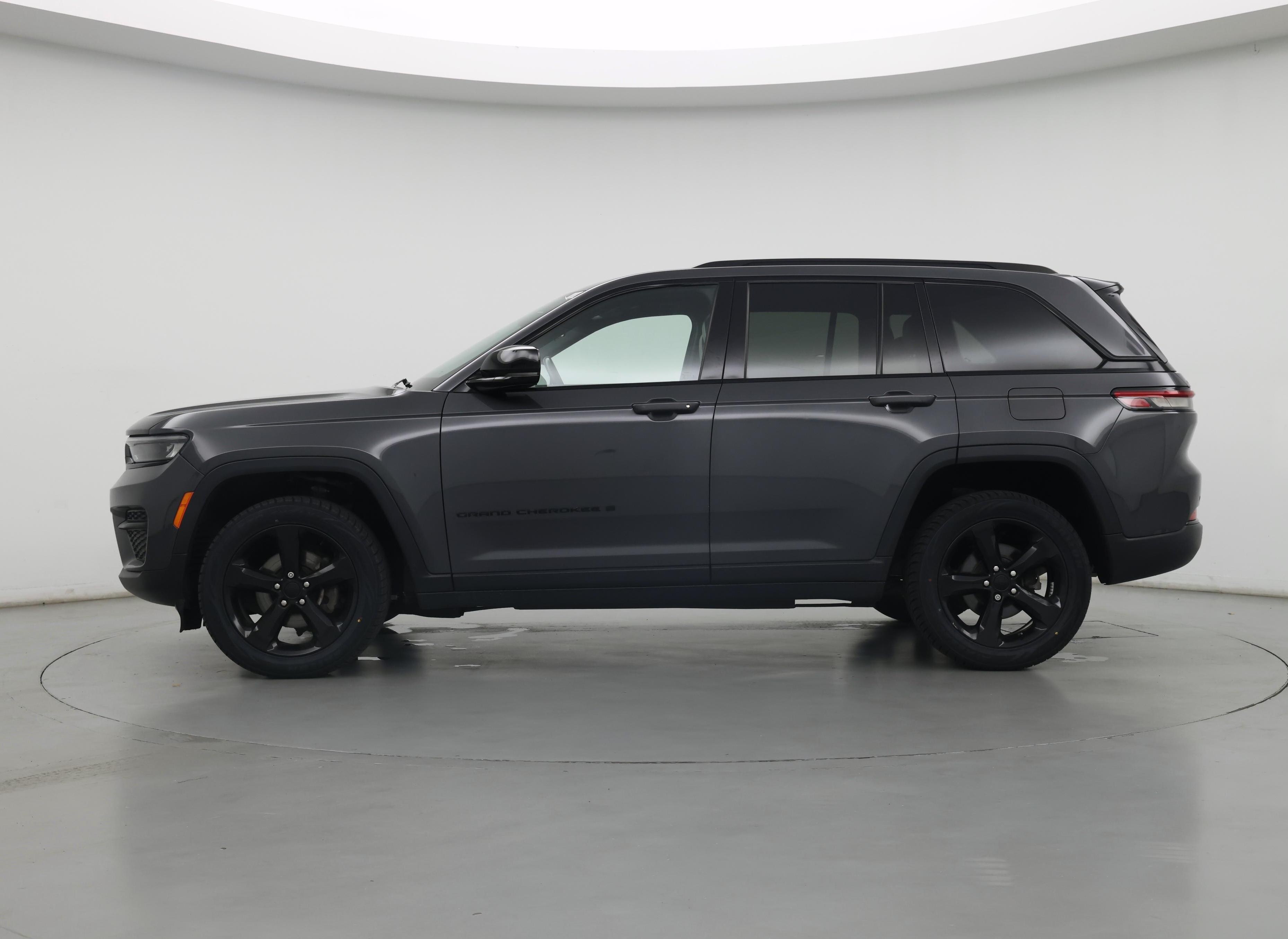 Thumbnail: 2022 Jeep Grand Cherokee - 3