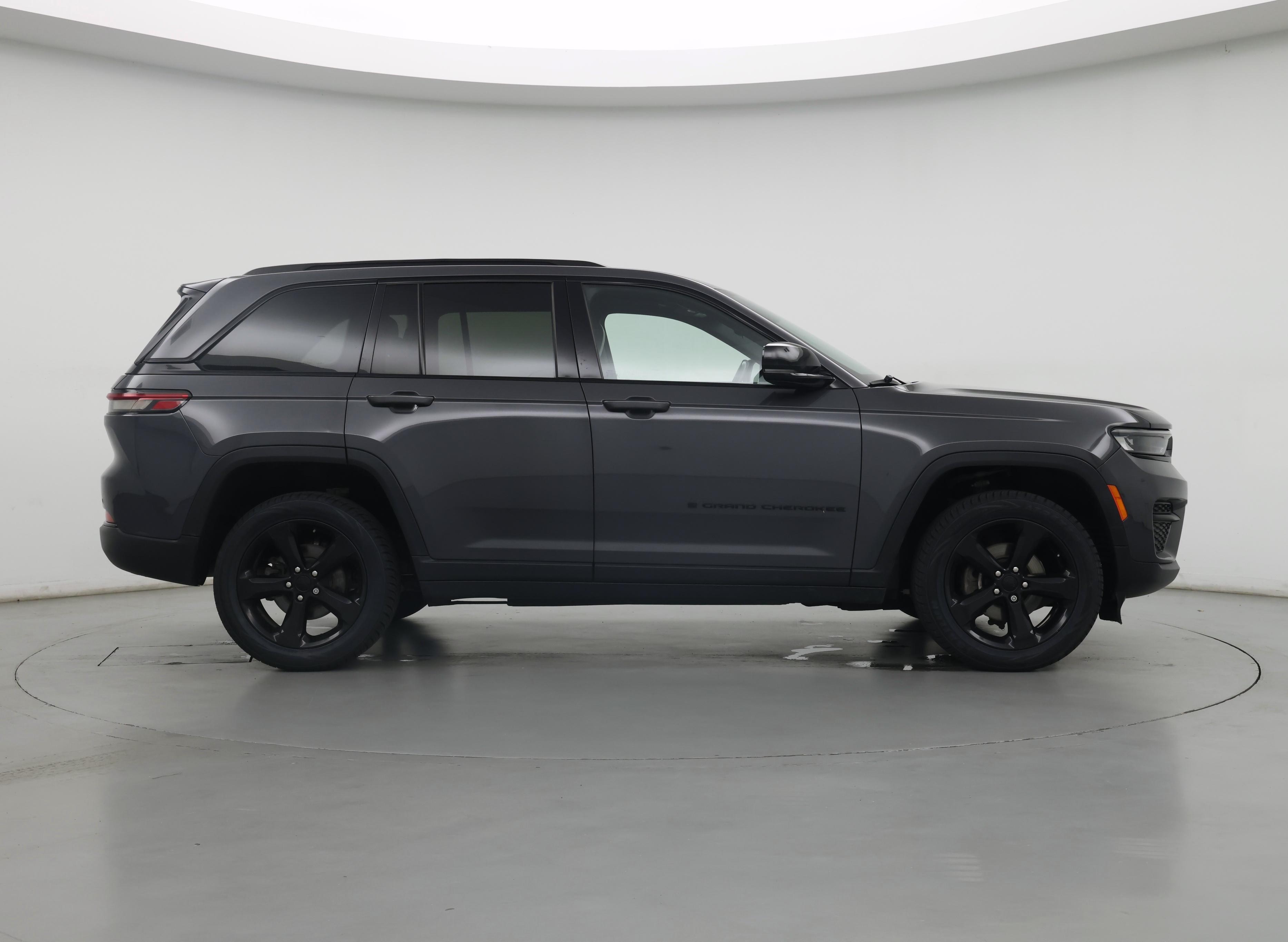 Thumbnail: 2022 Jeep Grand Cherokee - 7