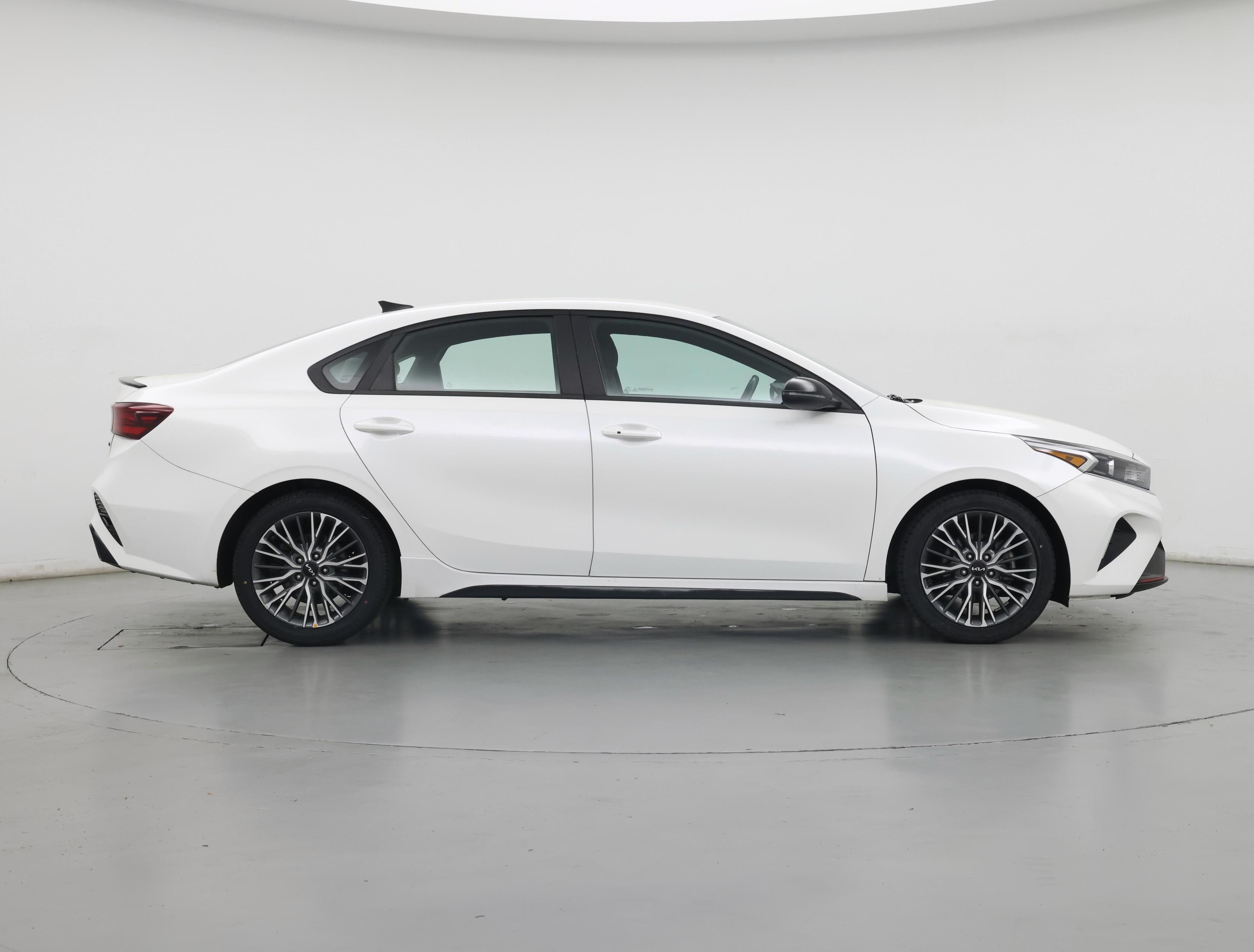 Thumbnail: 2023 Kia Forte - 7