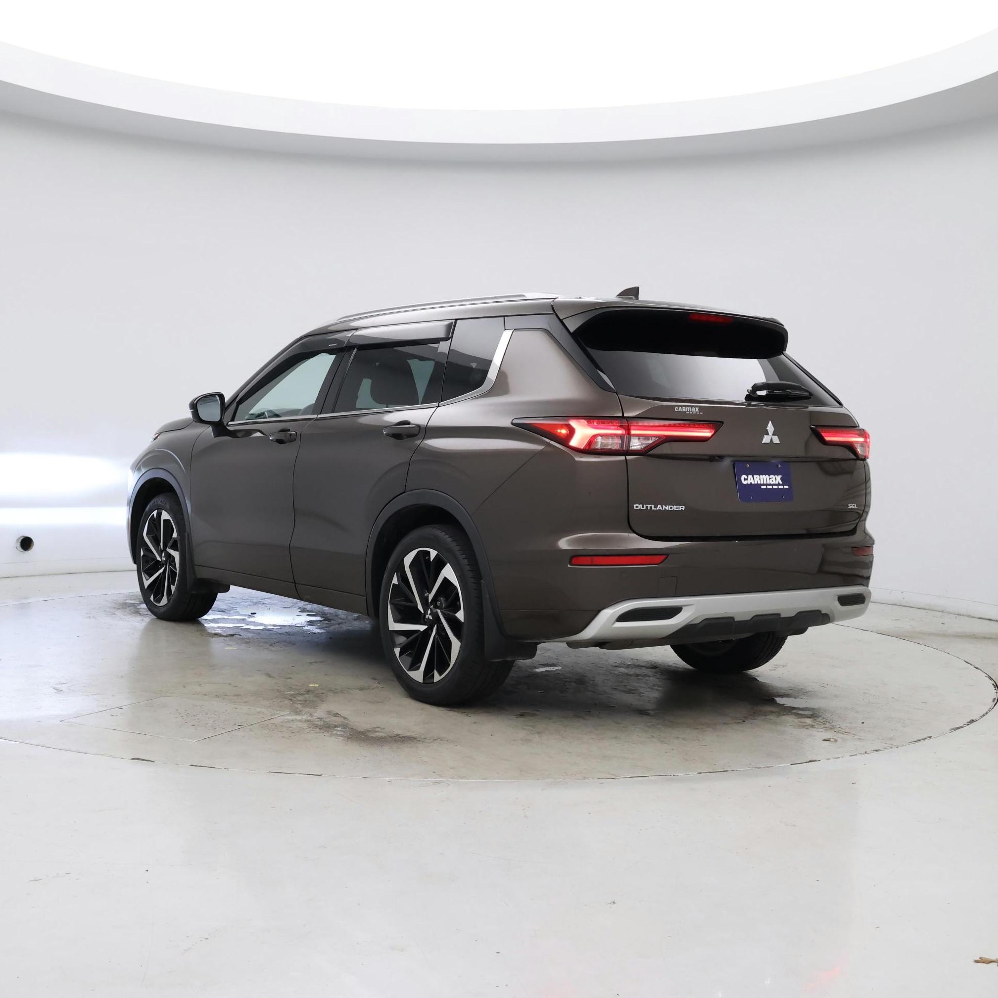 Thumbnail: 2022 Mitsubishi Outlander - 2