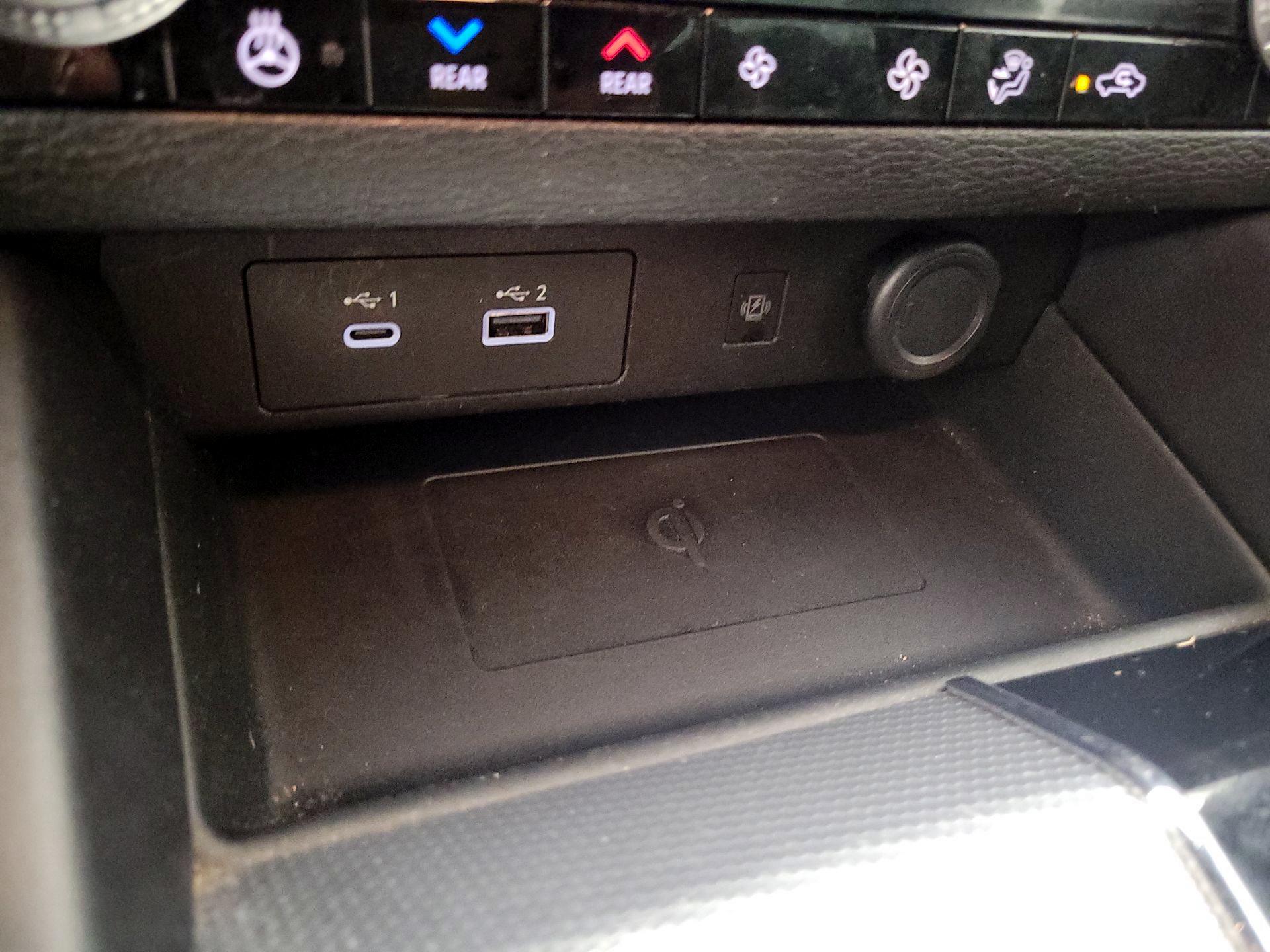 Thumbnail: 2022 Mitsubishi Outlander - 19