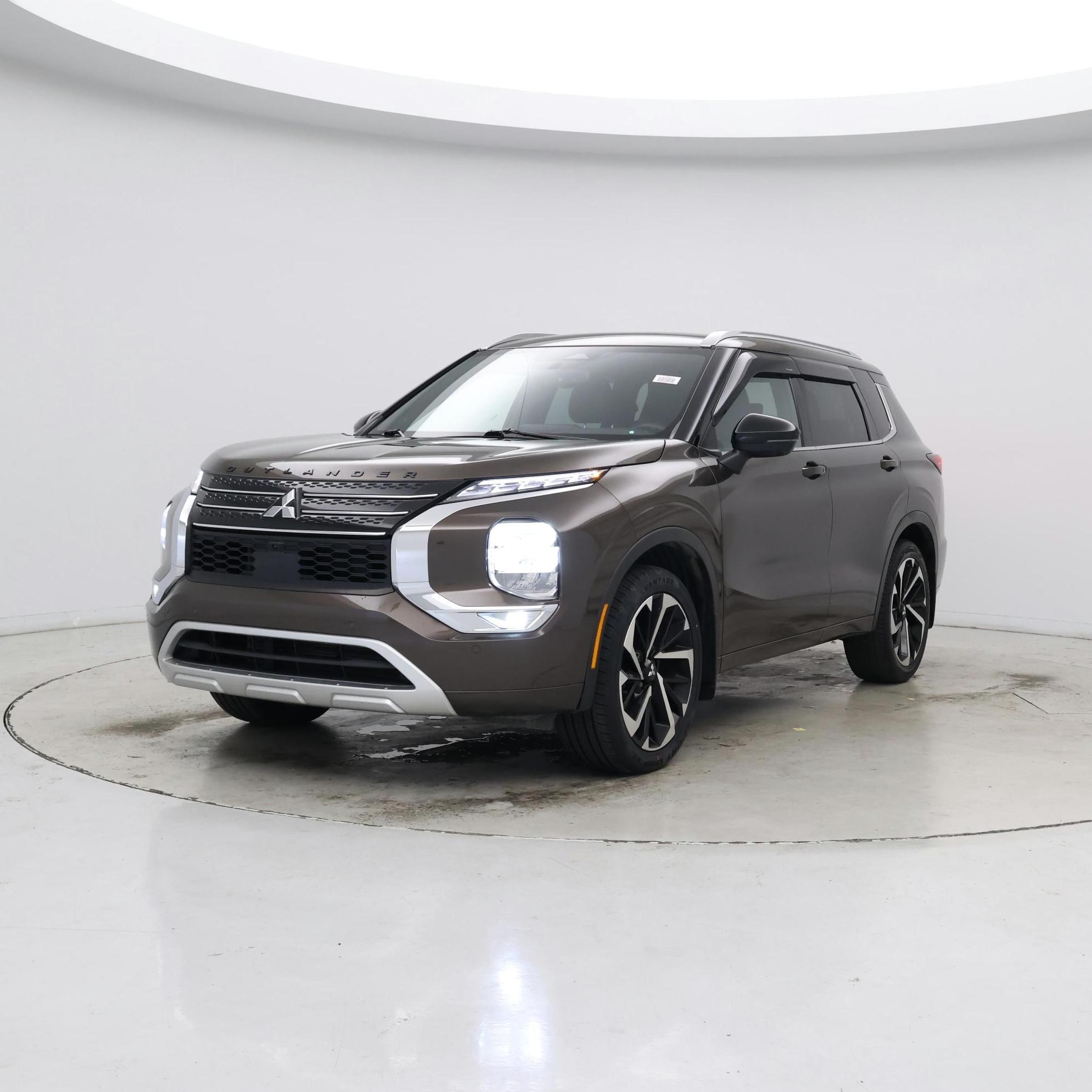 Thumbnail: 2022 Mitsubishi Outlander - 4