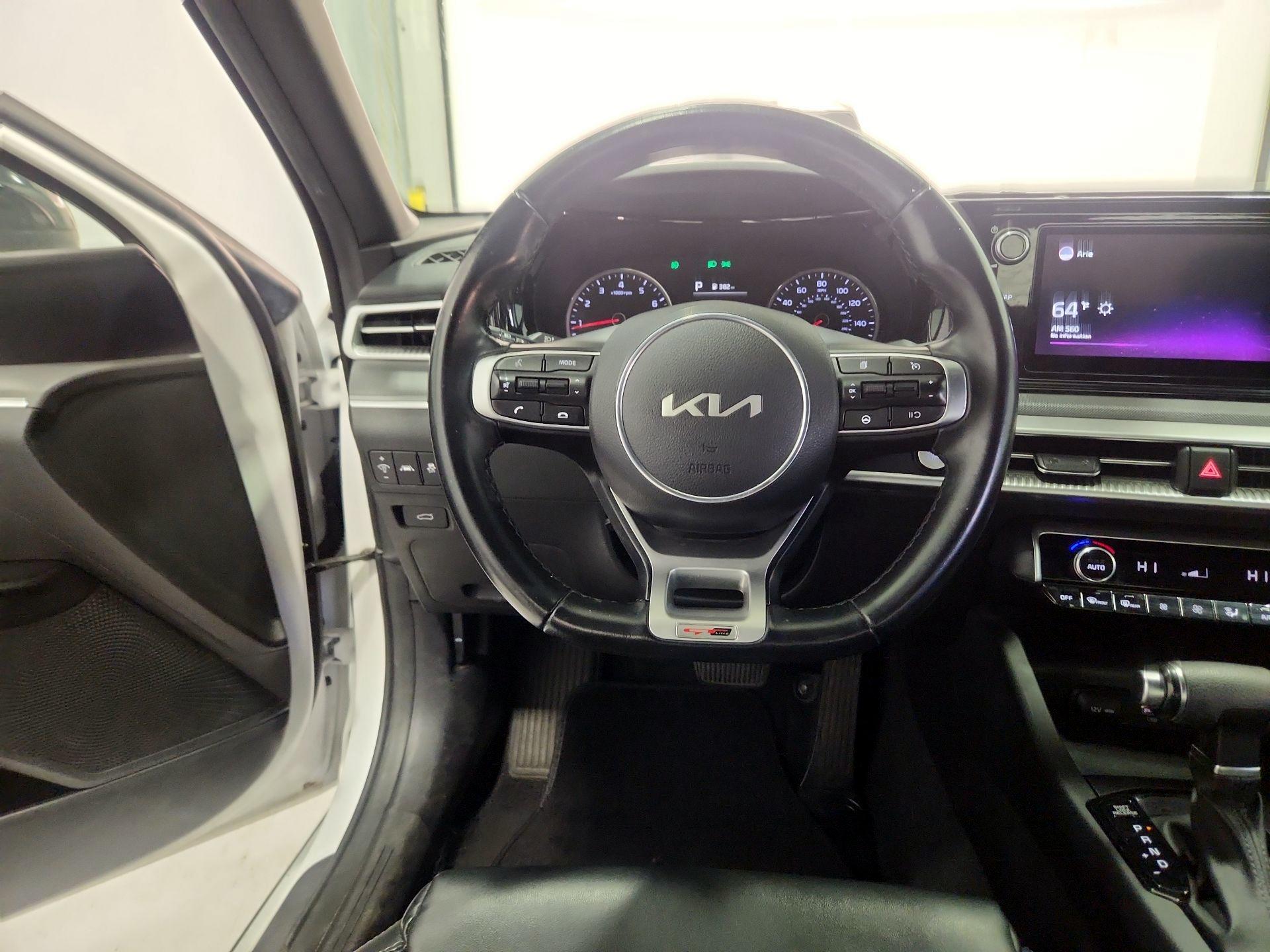 Thumbnail: 2022 Kia K5 - 10