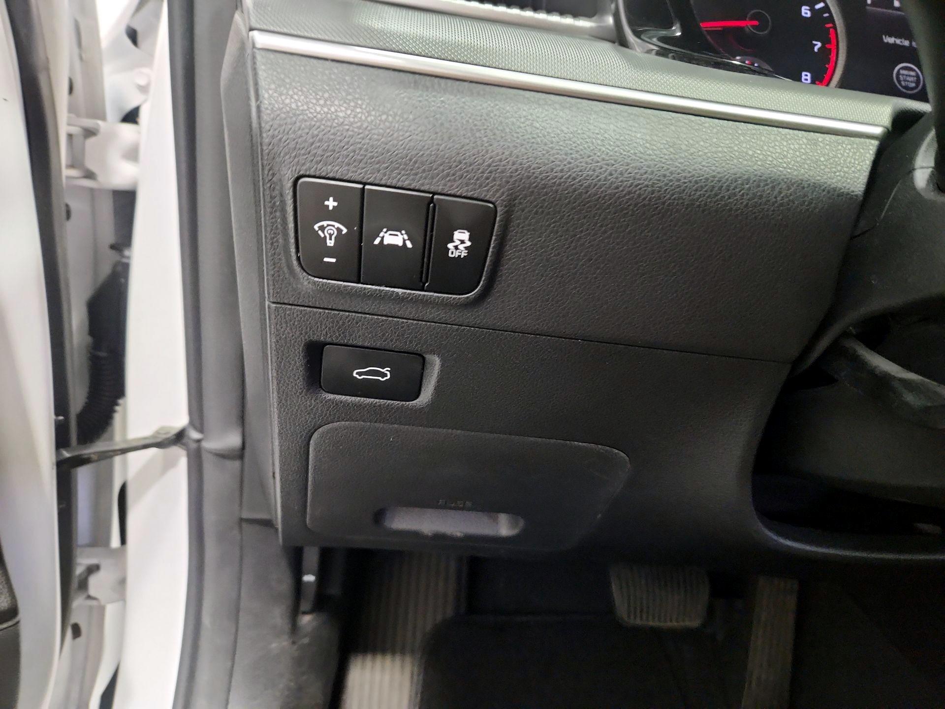 Thumbnail: 2022 Kia K5 - 13