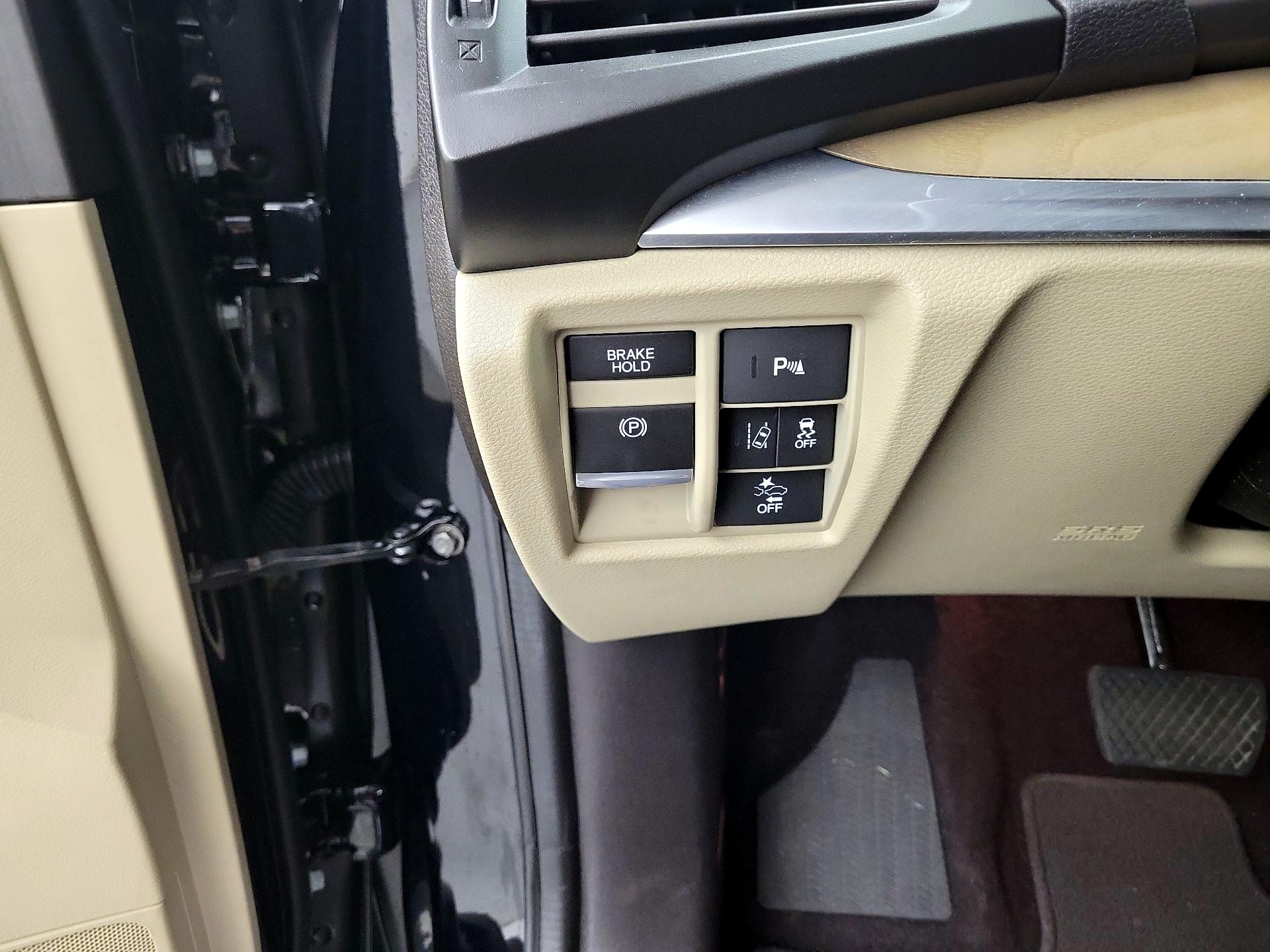 Thumbnail: 2020 Acura MDX - 13