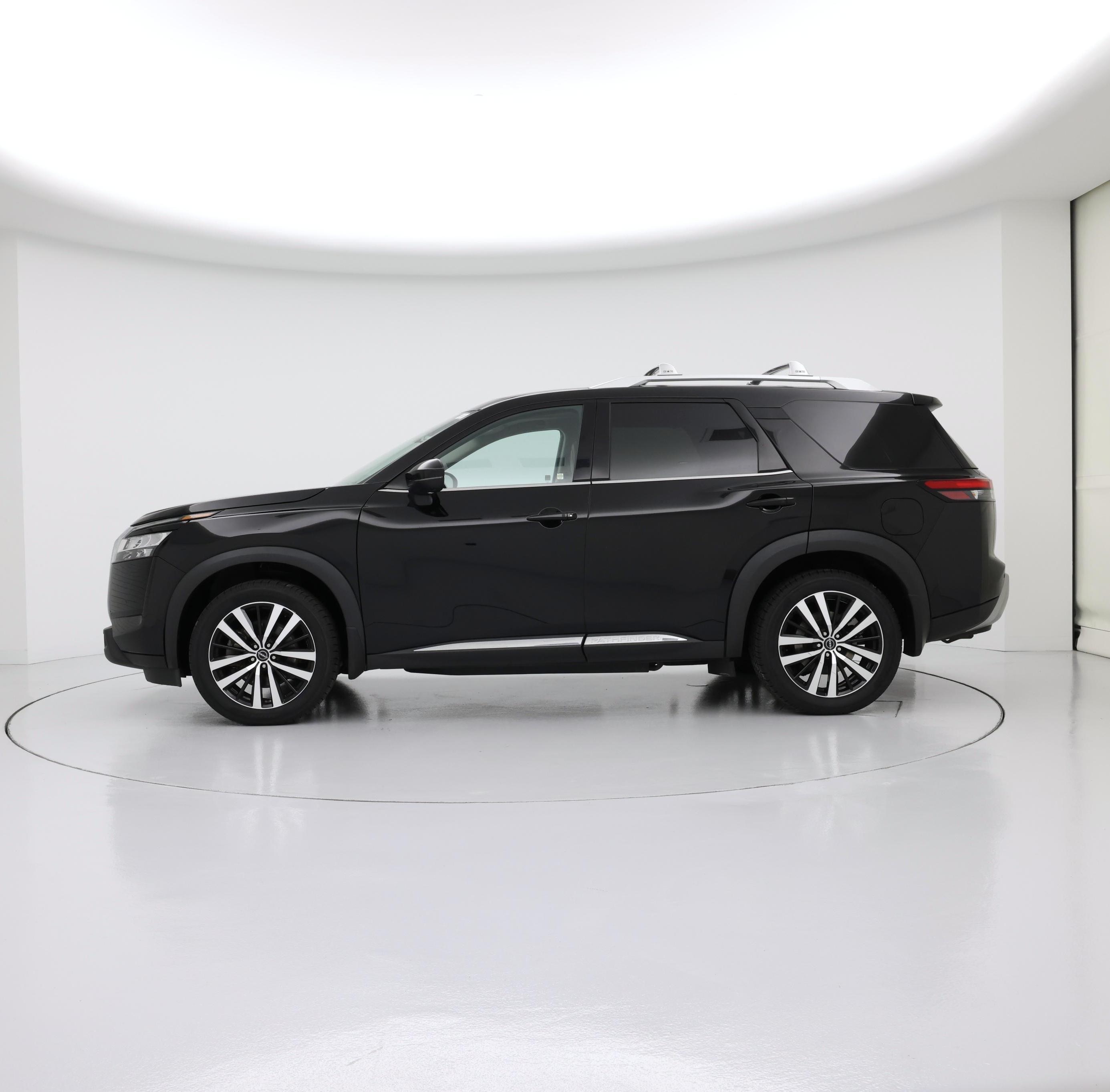 Thumbnail: 2023 Nissan Pathfinder - 3