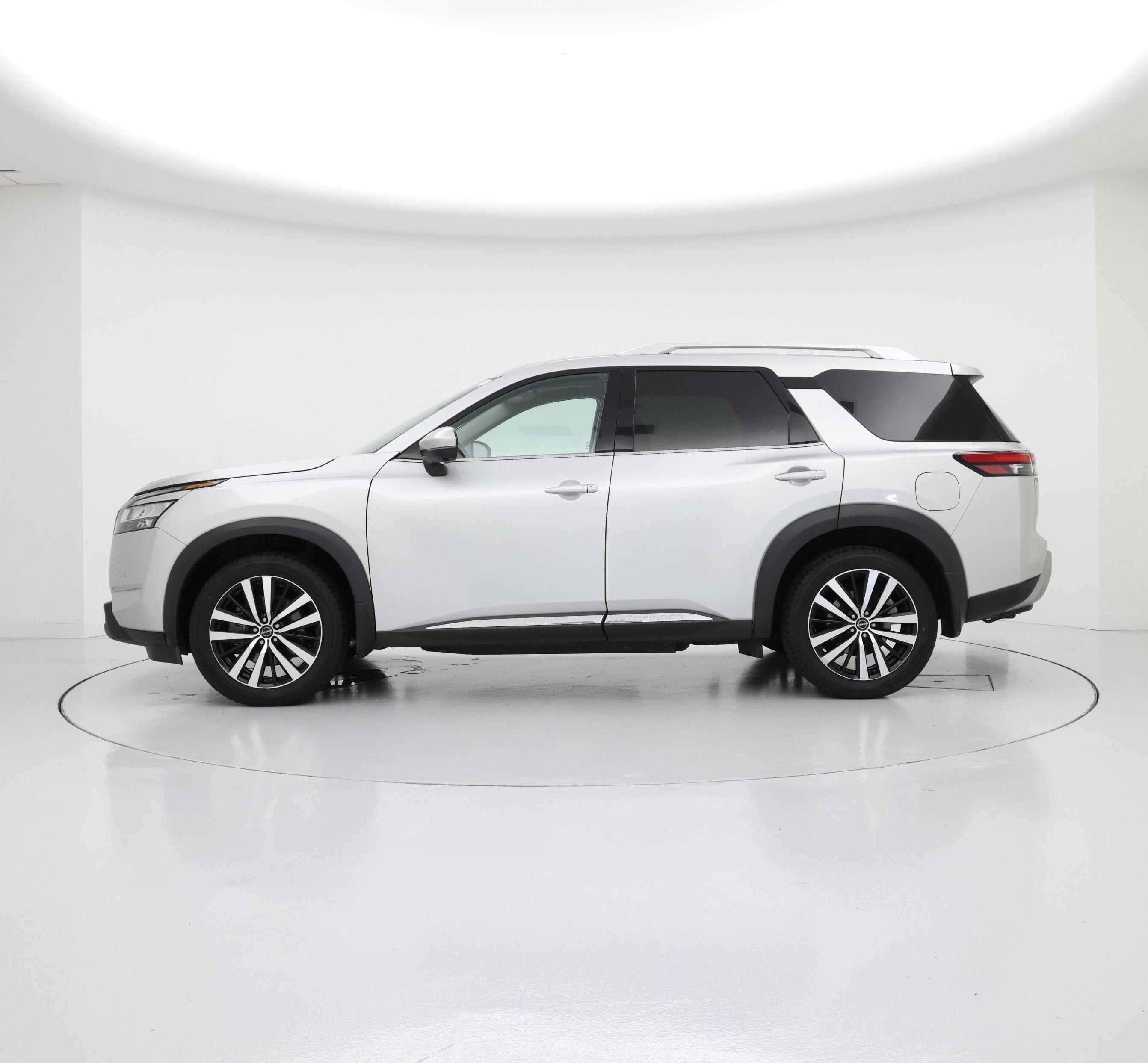 Thumbnail: 2023 Nissan Pathfinder - 3
