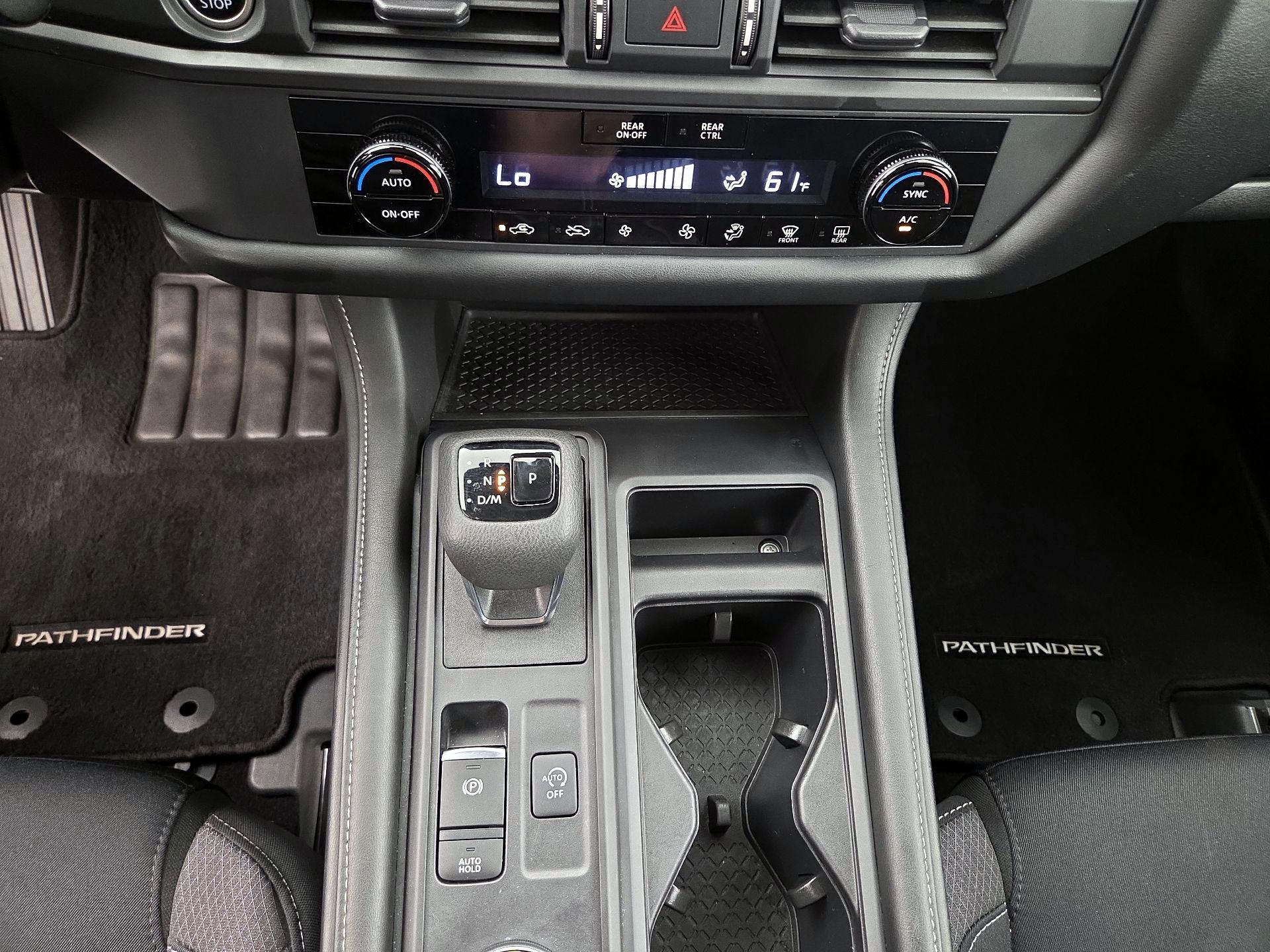 Thumbnail: 2023 Nissan Pathfinder - 17
